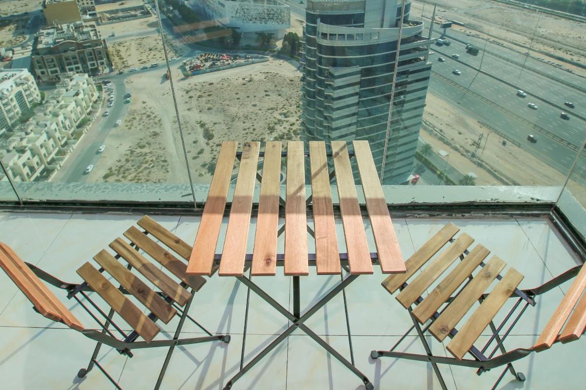Allsopp & Allsopp - Square Tower
