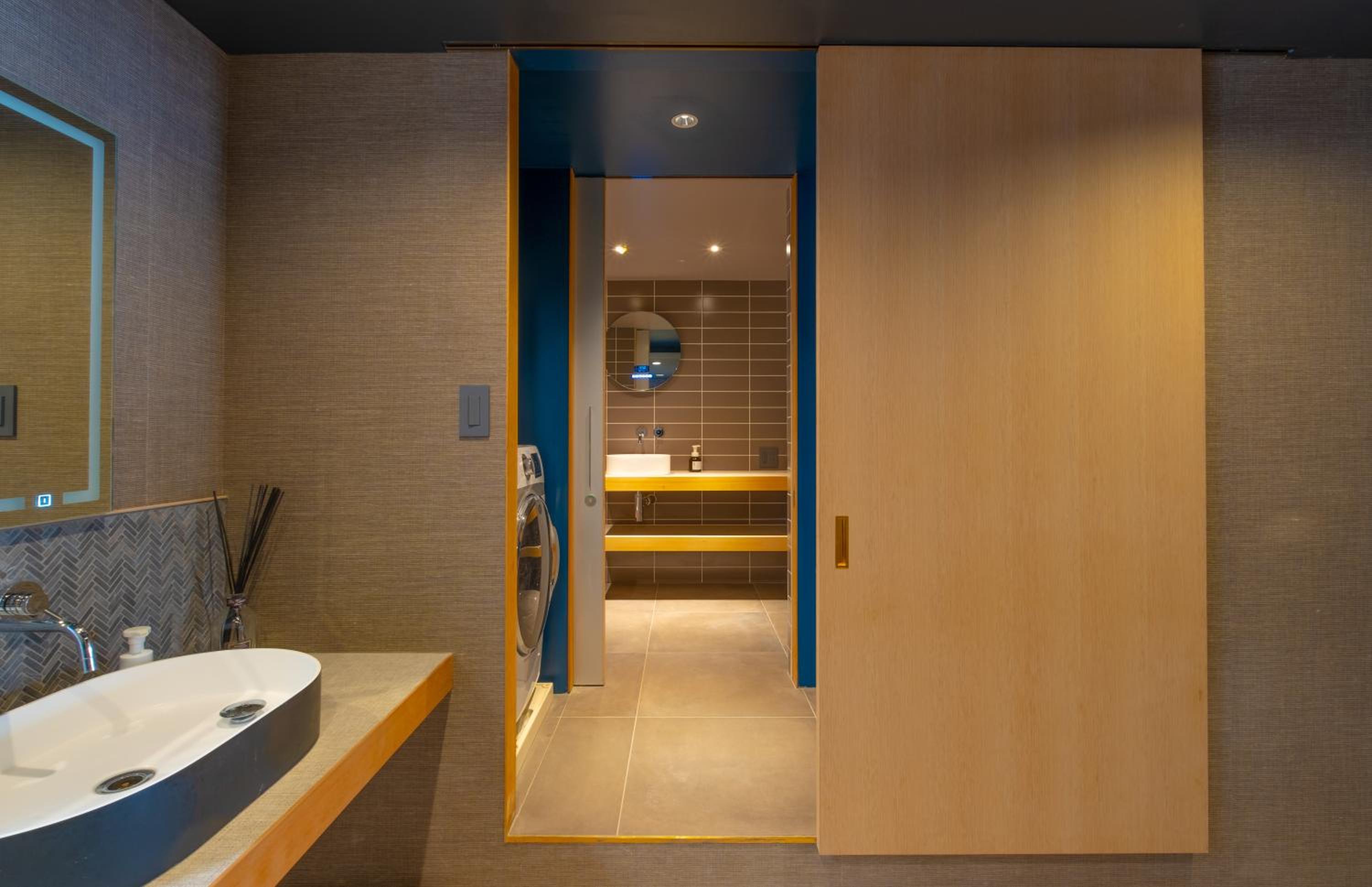 AET & o3 HOTEL