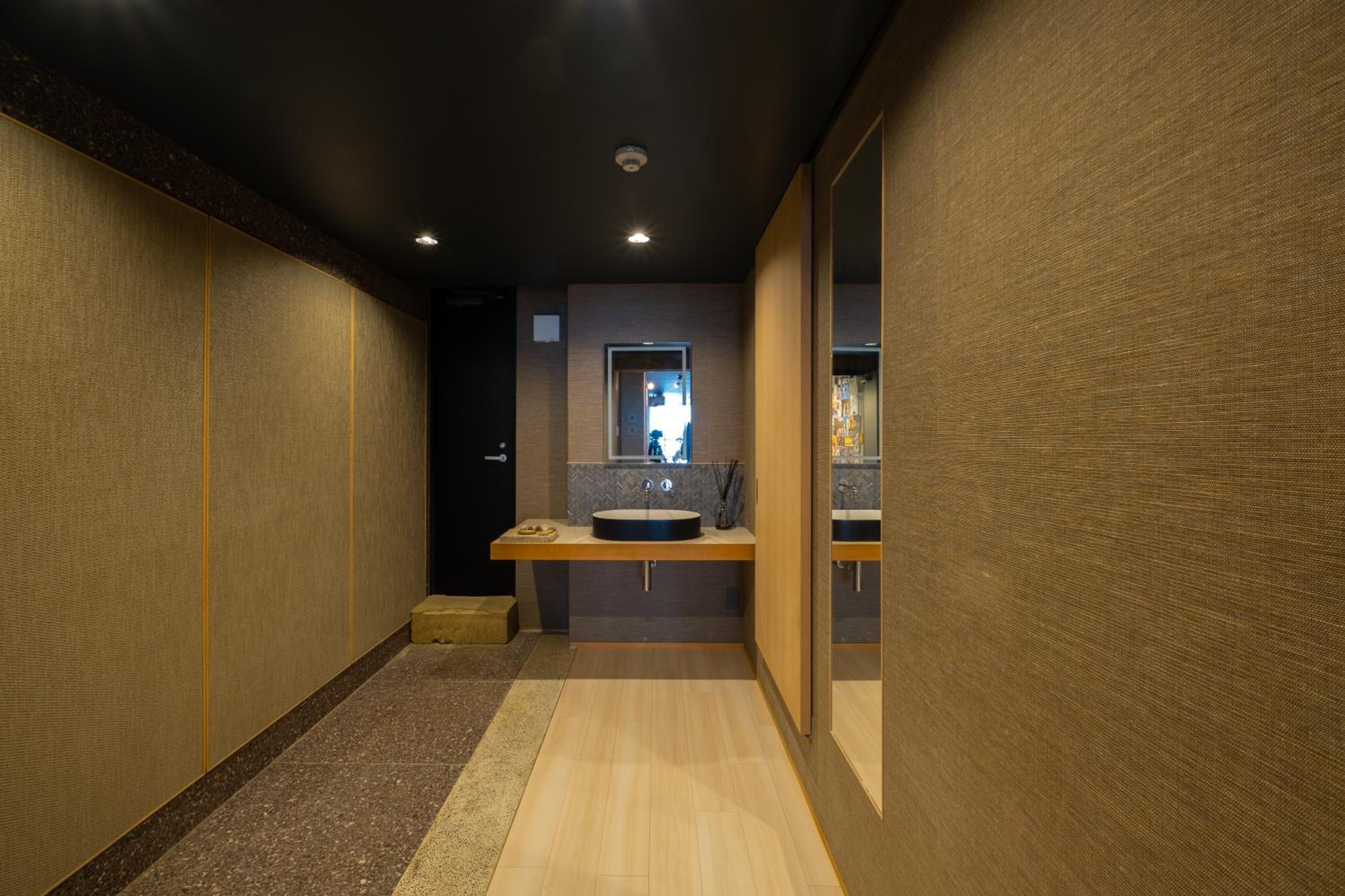 AET & o3 HOTEL