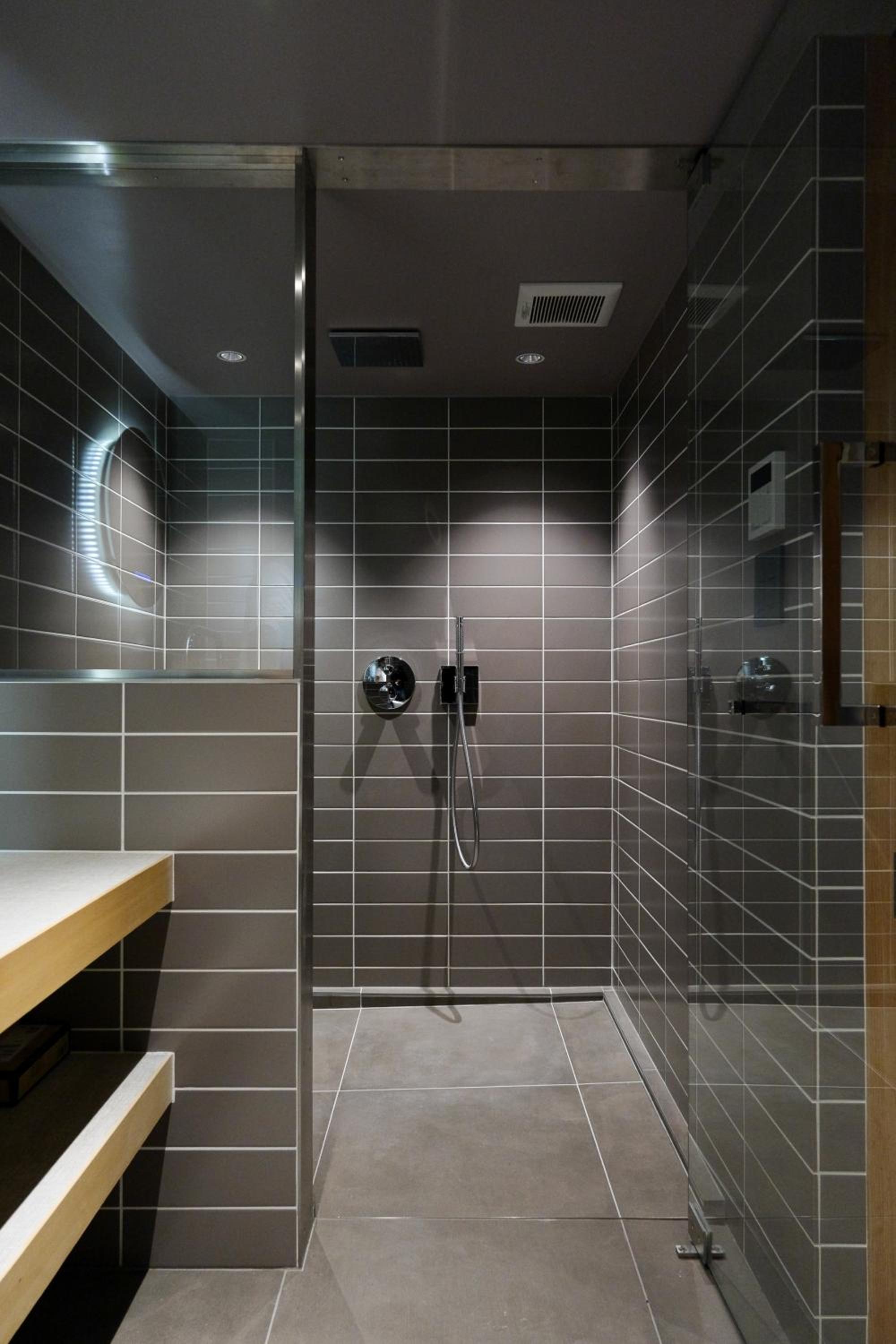 AET & o3 HOTEL
