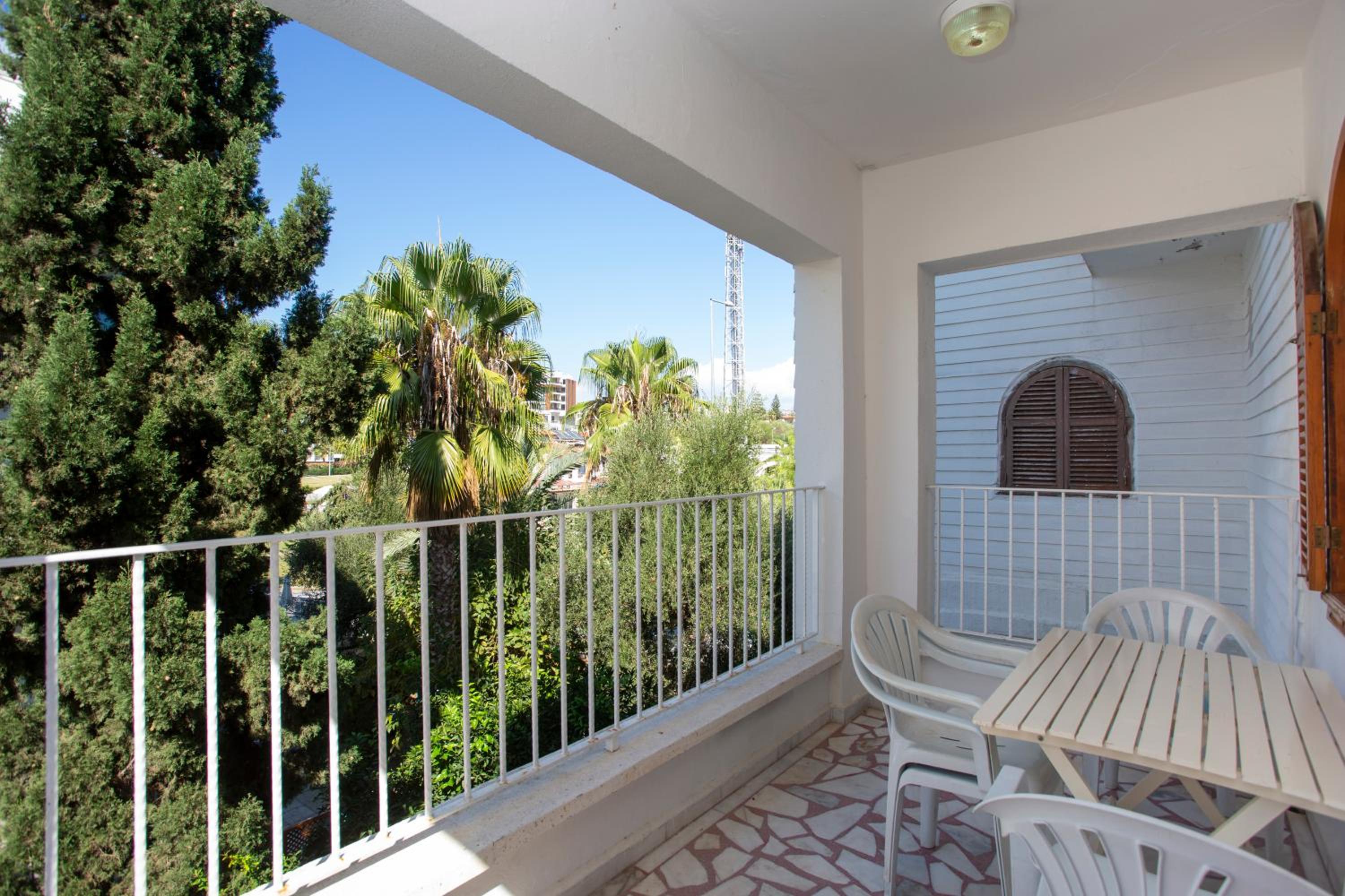 balcony
