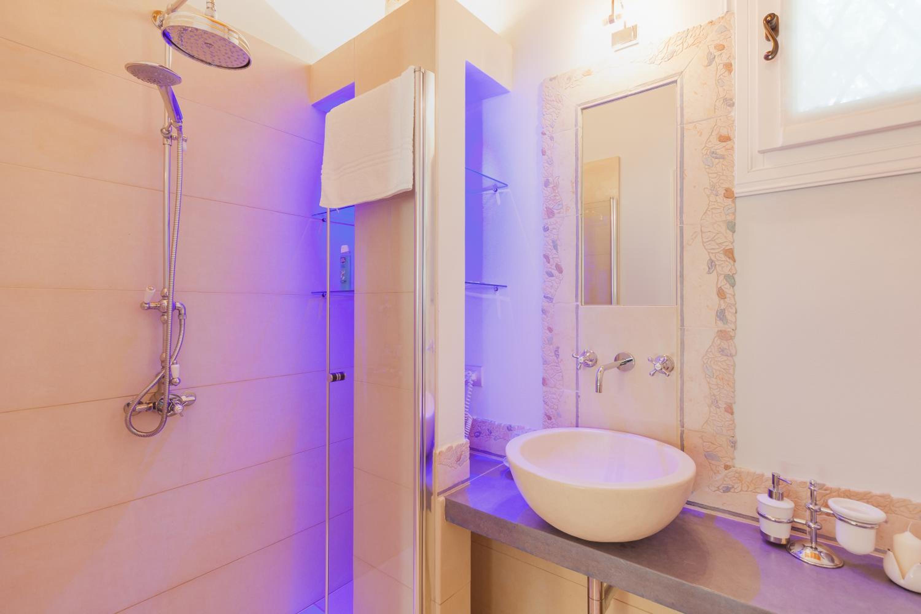 Talamo Rooms