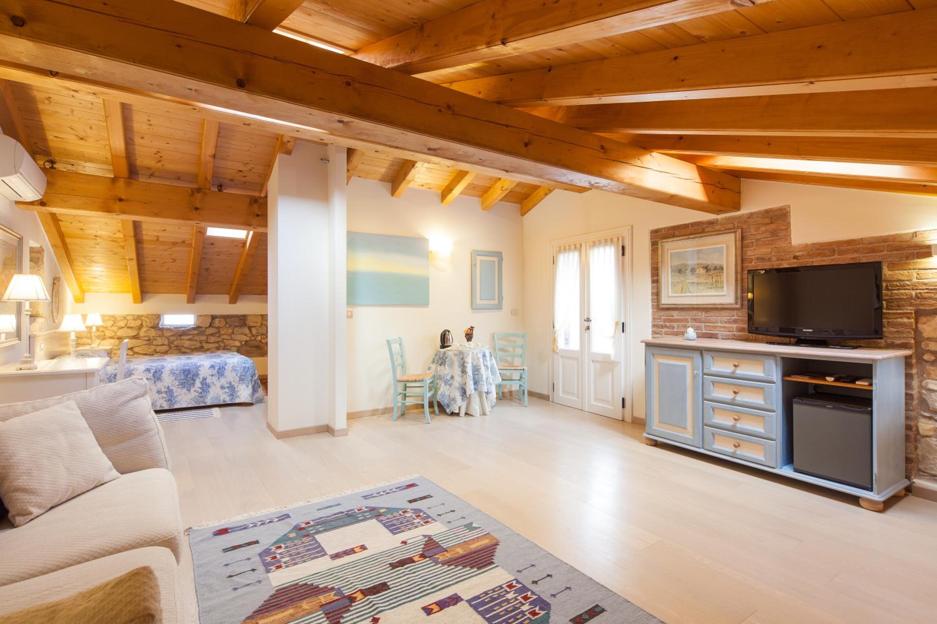 Talamo Rooms