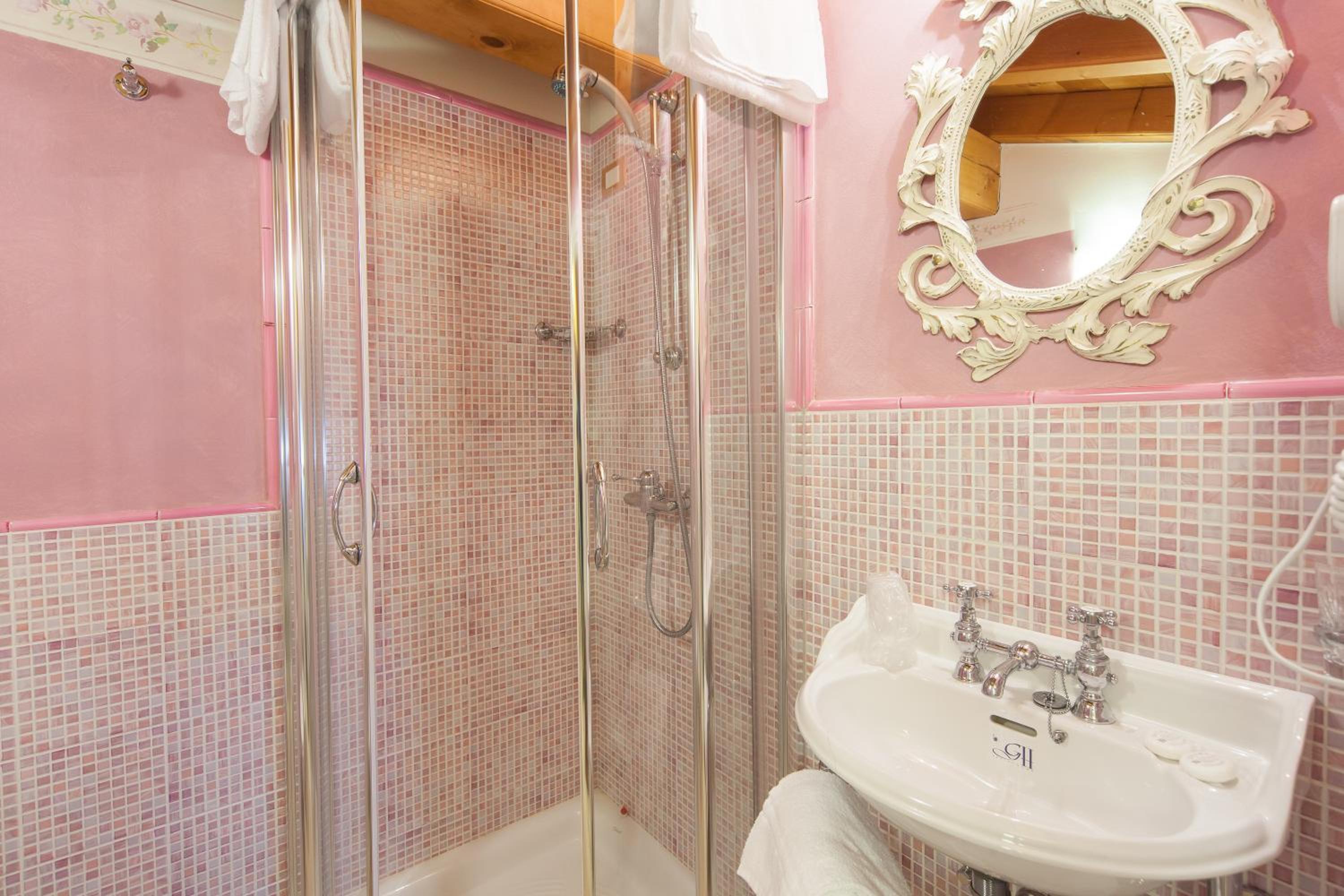 Talamo Rooms