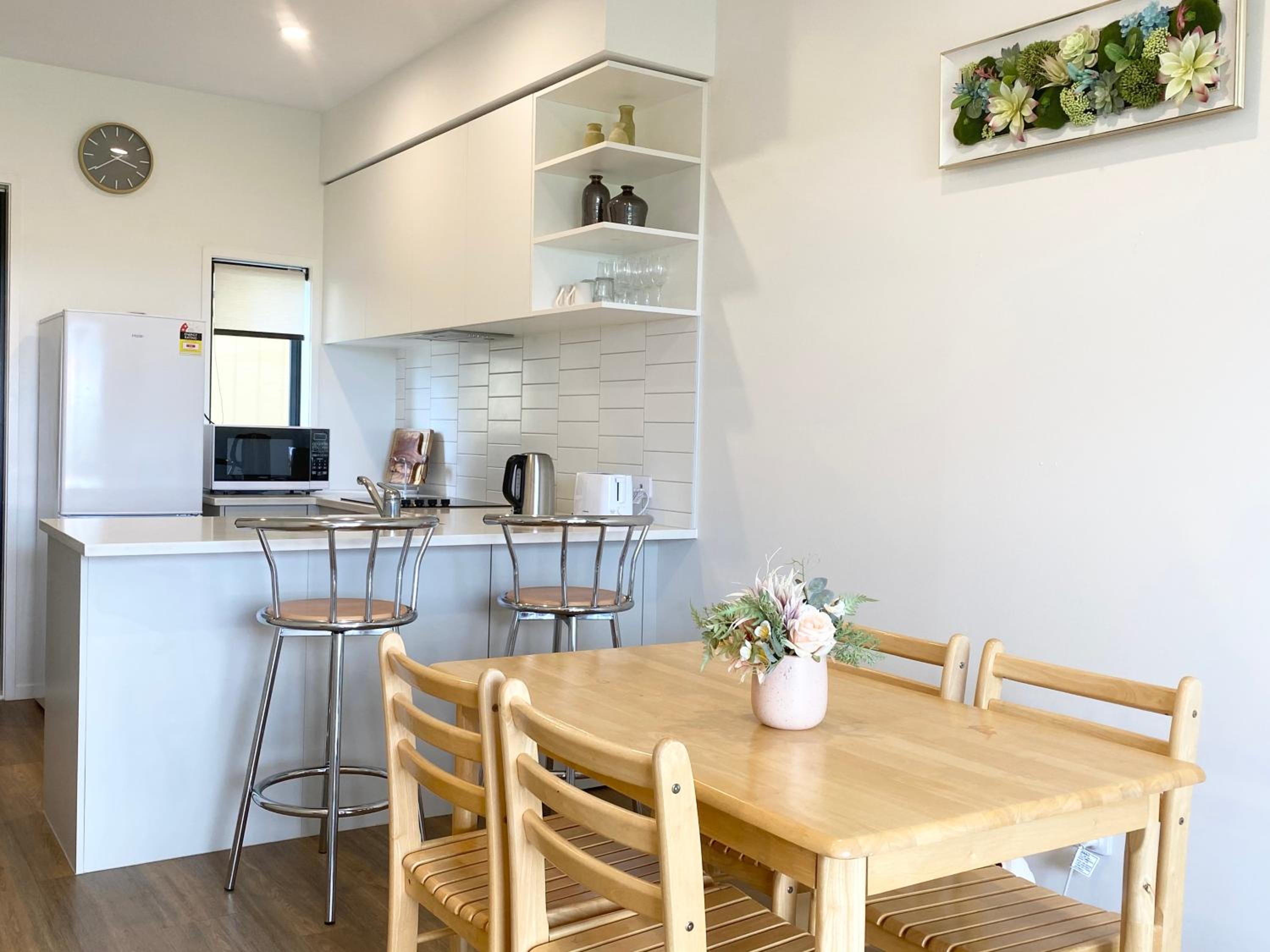 Stunning Townhouse - Walking to Botany Shopping Center view 5