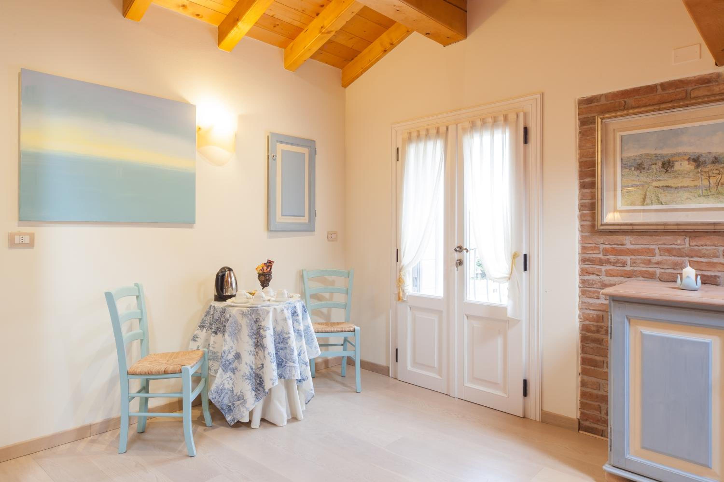 Talamo Rooms