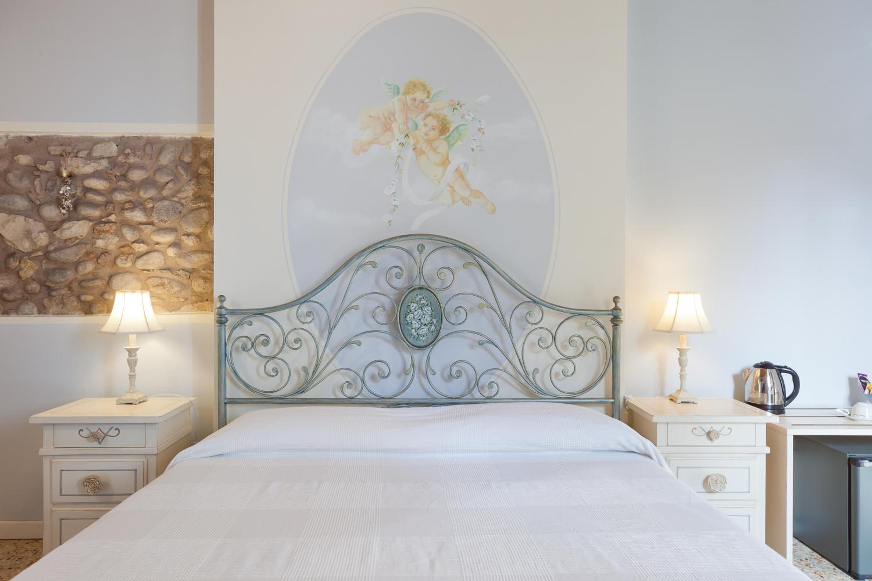 Talamo Rooms