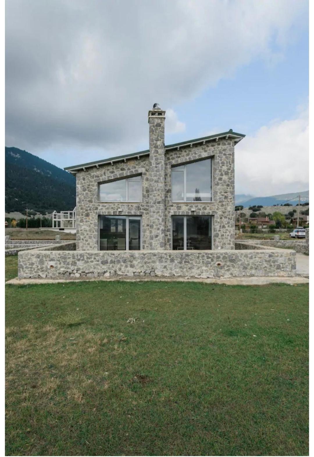 Yvonne's Stone House view 5