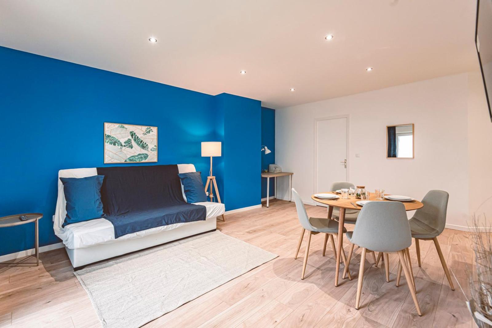 Plancy Beds St-Quentin view 3