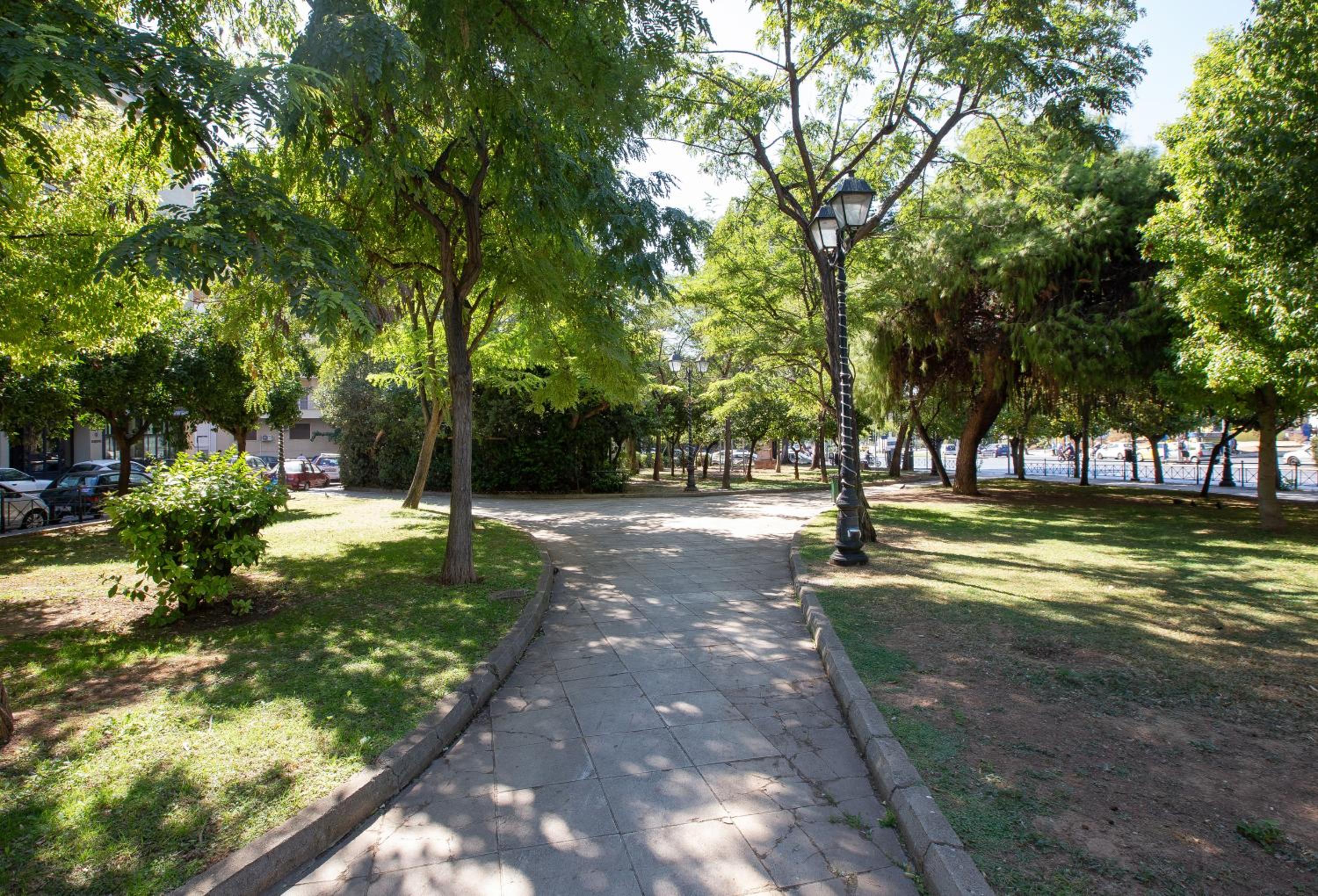 Upscale Luxury Athens Renovated Dream Home in One of the most Favorable Locations by National Gardens, Zoo & Hellenic Parliament in Syntagma and Stylish Ex