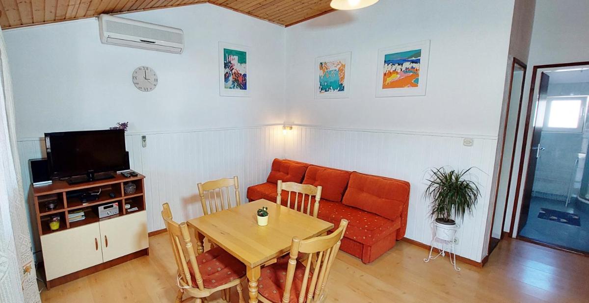 Apartments Mladen photo 5