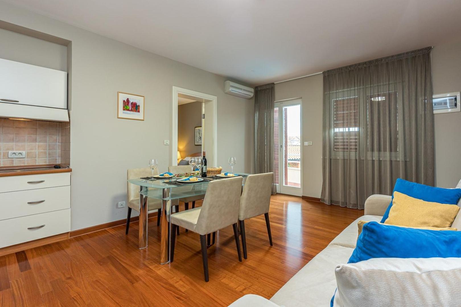 Apartment Complex Irena with Pool - Property Image 4