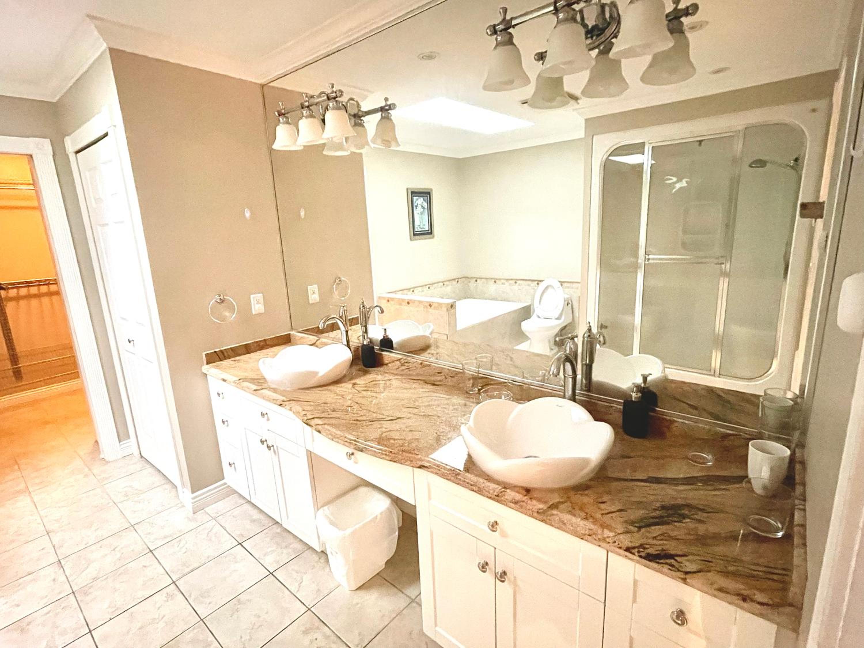 Crescent Park King bedroom with Large private bathroom