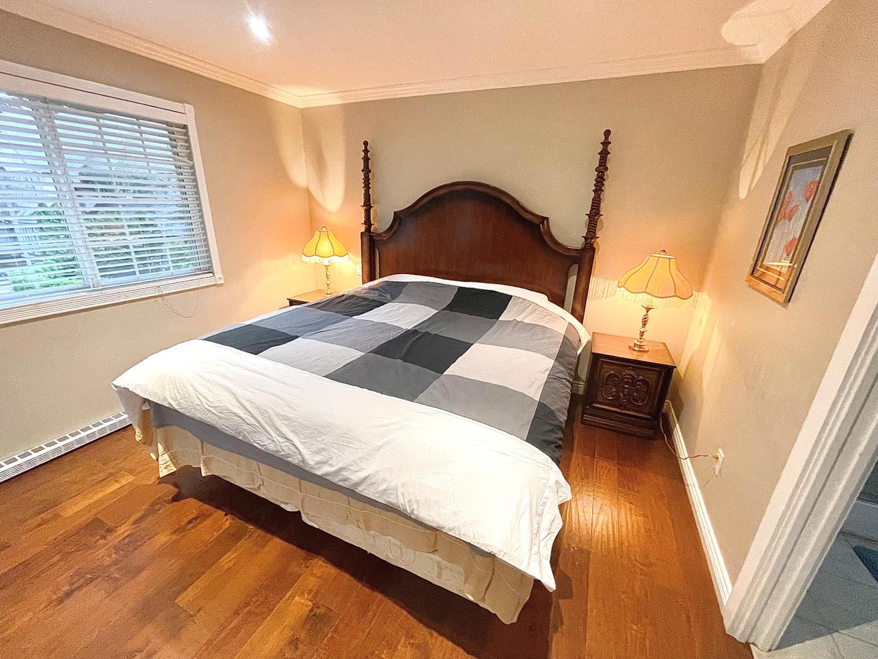 Crescent Park King bedroom with Large private bathroom