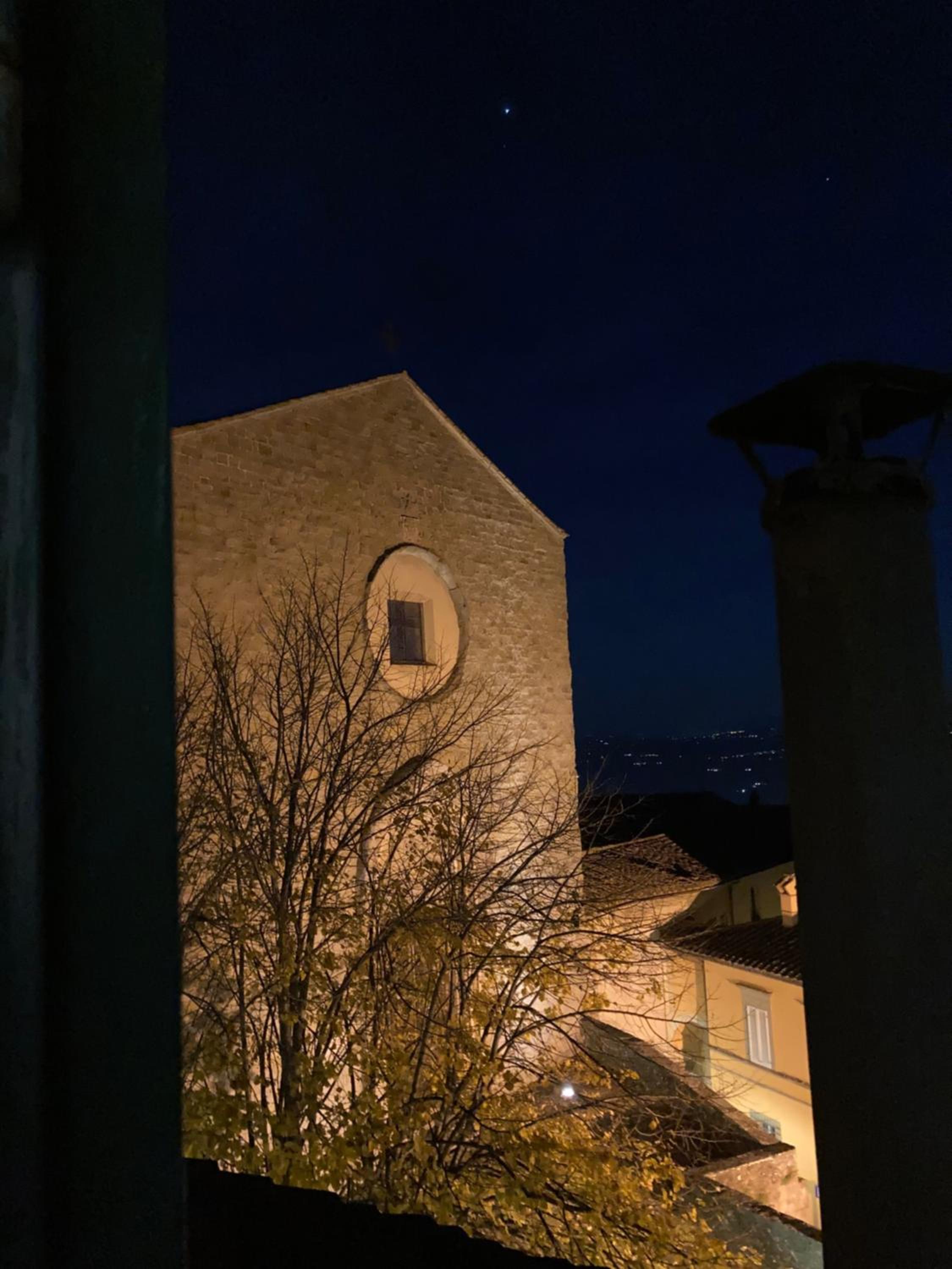 Hotel Cortona's Rooftop Nest - Image 1