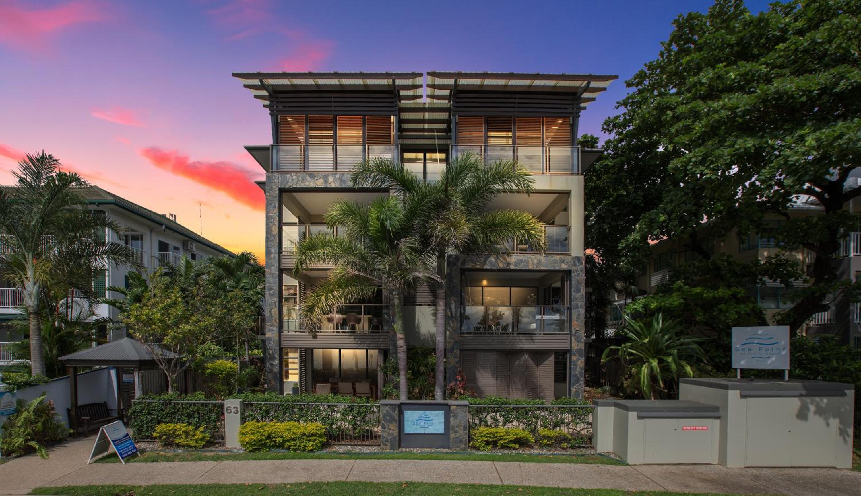 Hotel Sea Point on Trinity Beach - Image 1