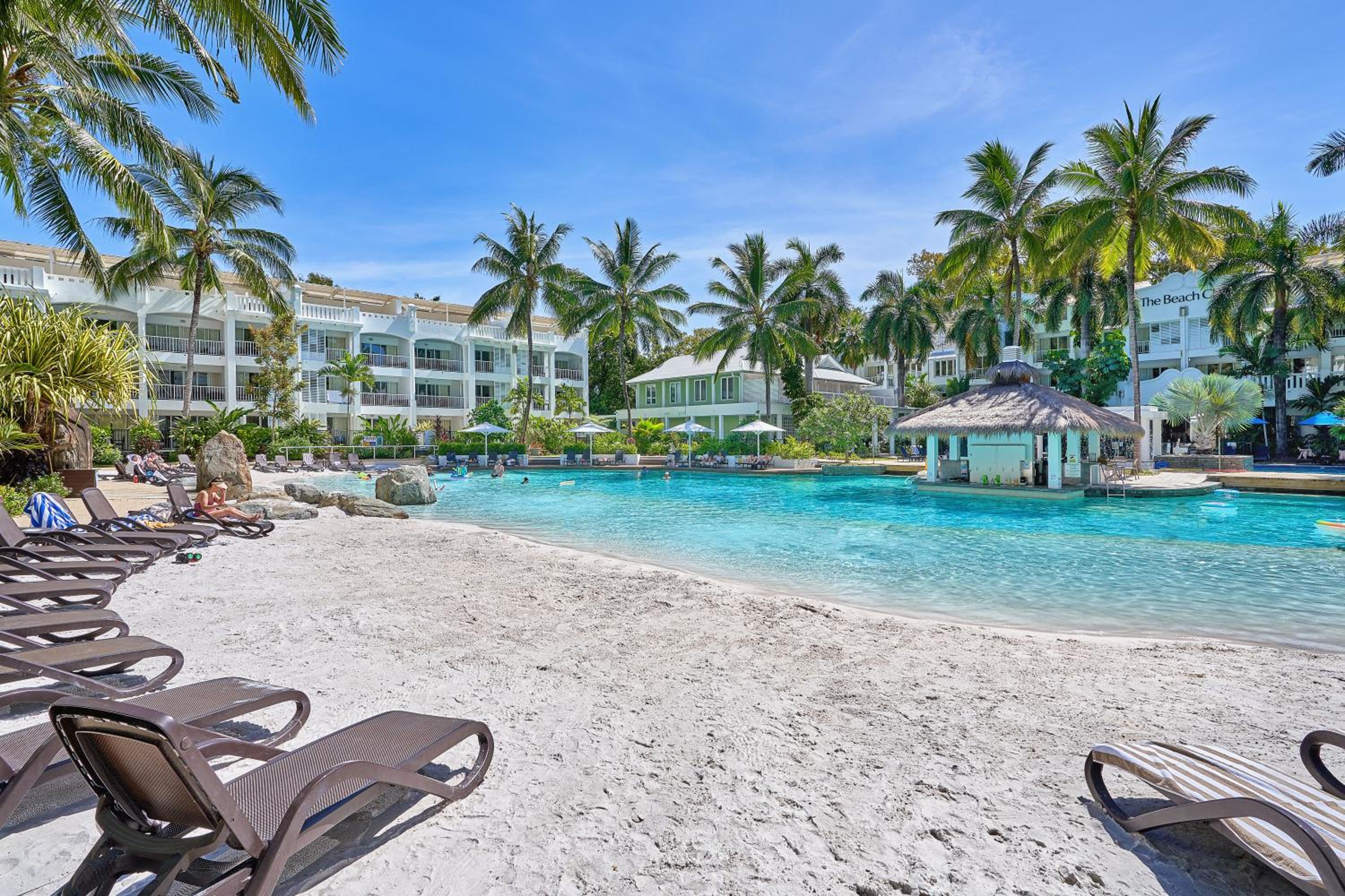 Beach Club Oceanview Apartment 1221-2 Palm Cove view 2