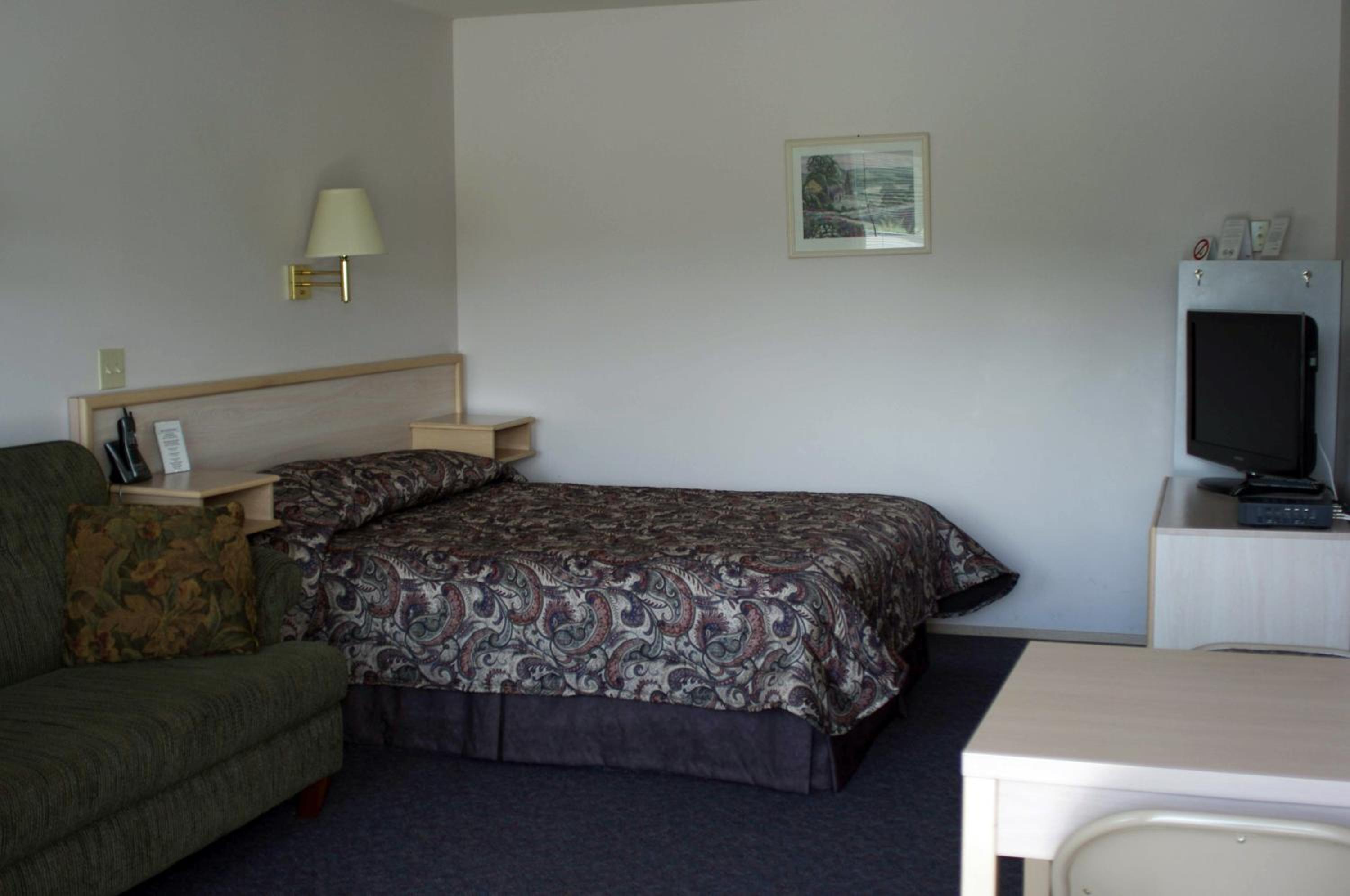 Super 8 by Wyndham Clearwater BC