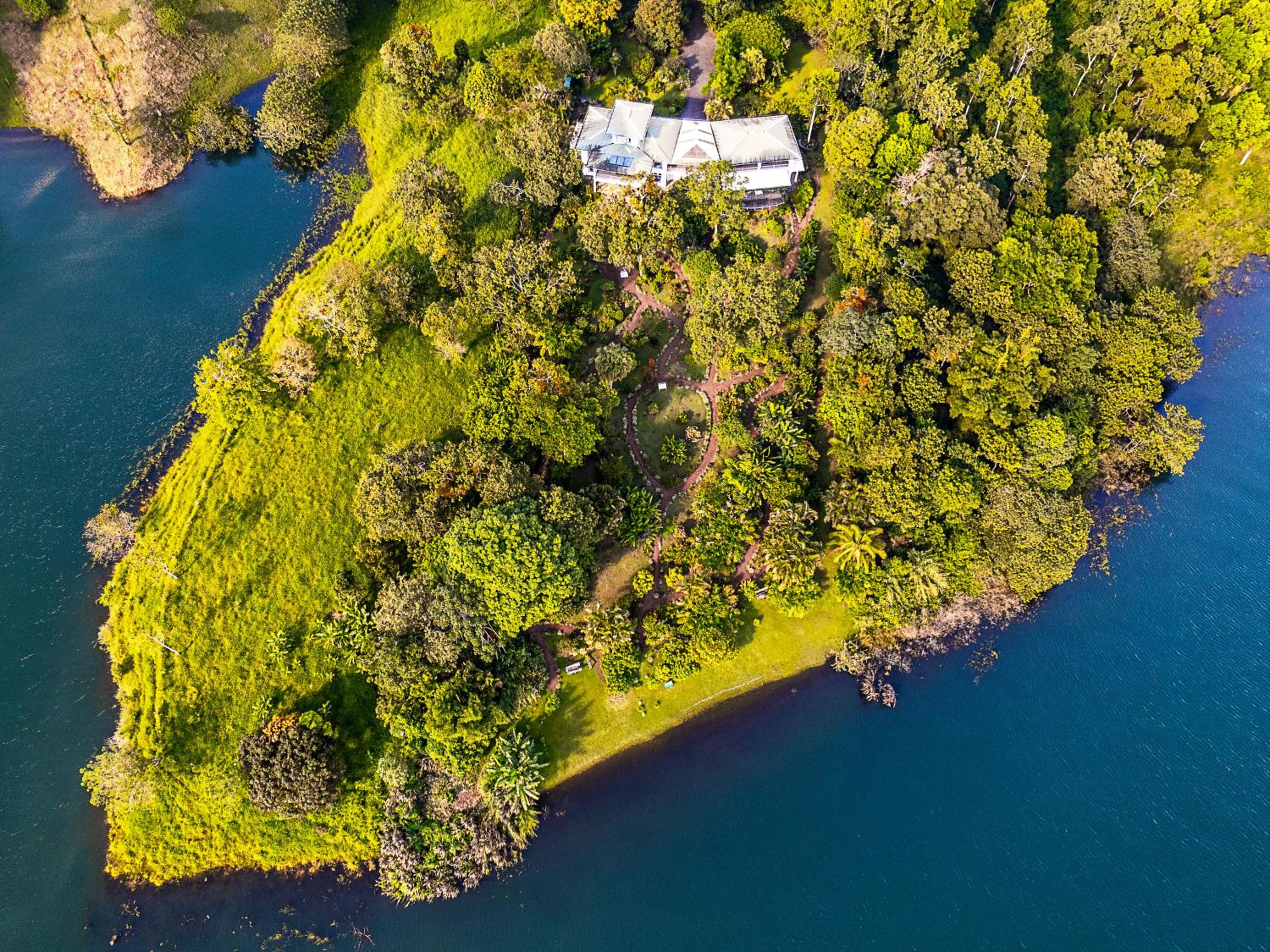 Villa Corazón - private beach at Lake Arenal view 2