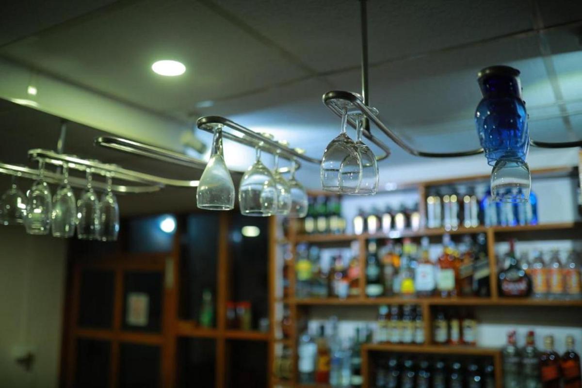 bar