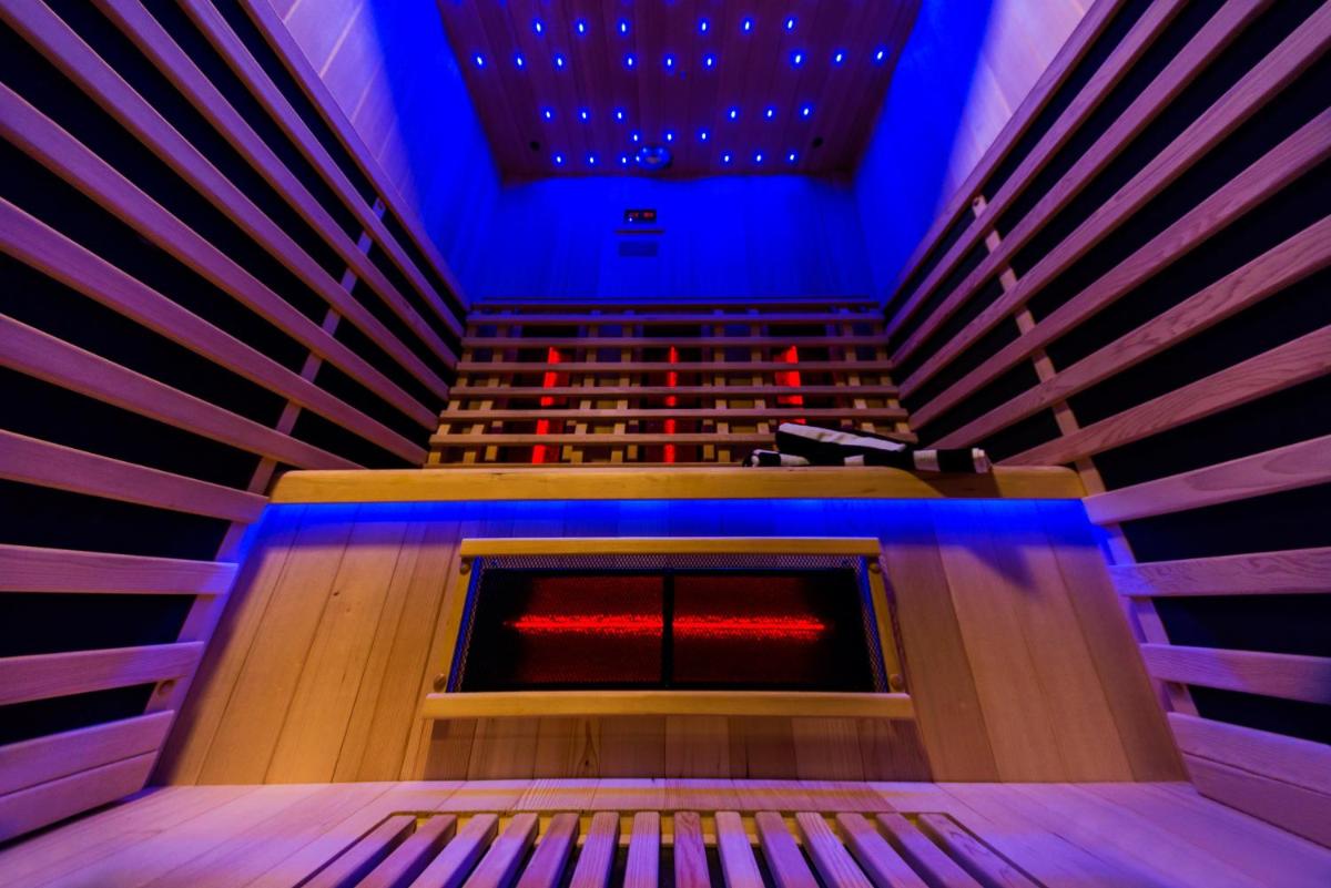 K Relax Place, Varaždinske Toplice, modern home with Sauna, Jacuzzi, WIFI view 5