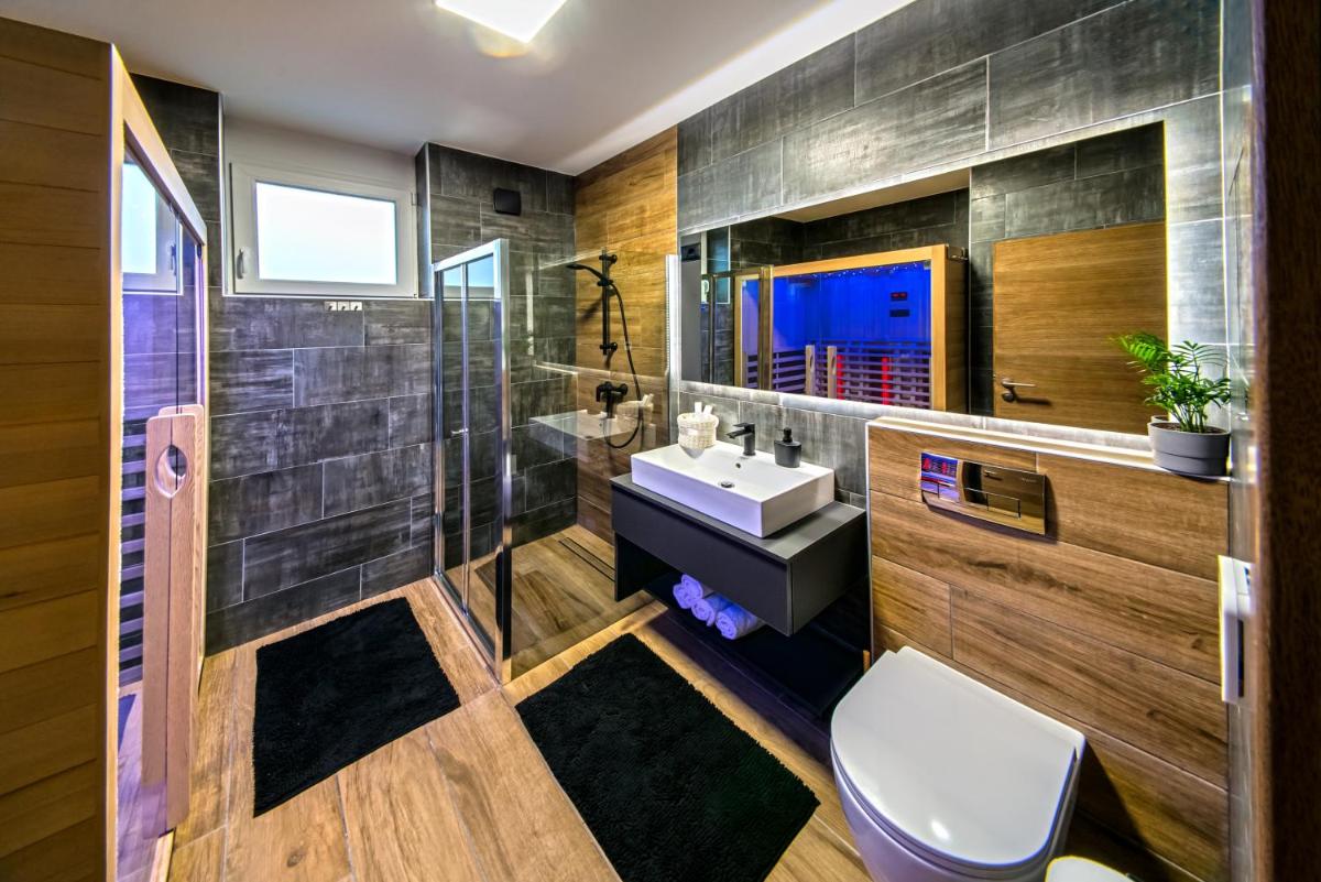 K Relax Place, Varaždinske Toplice, modern home with Sauna, Jacuzzi, WIFI view 3