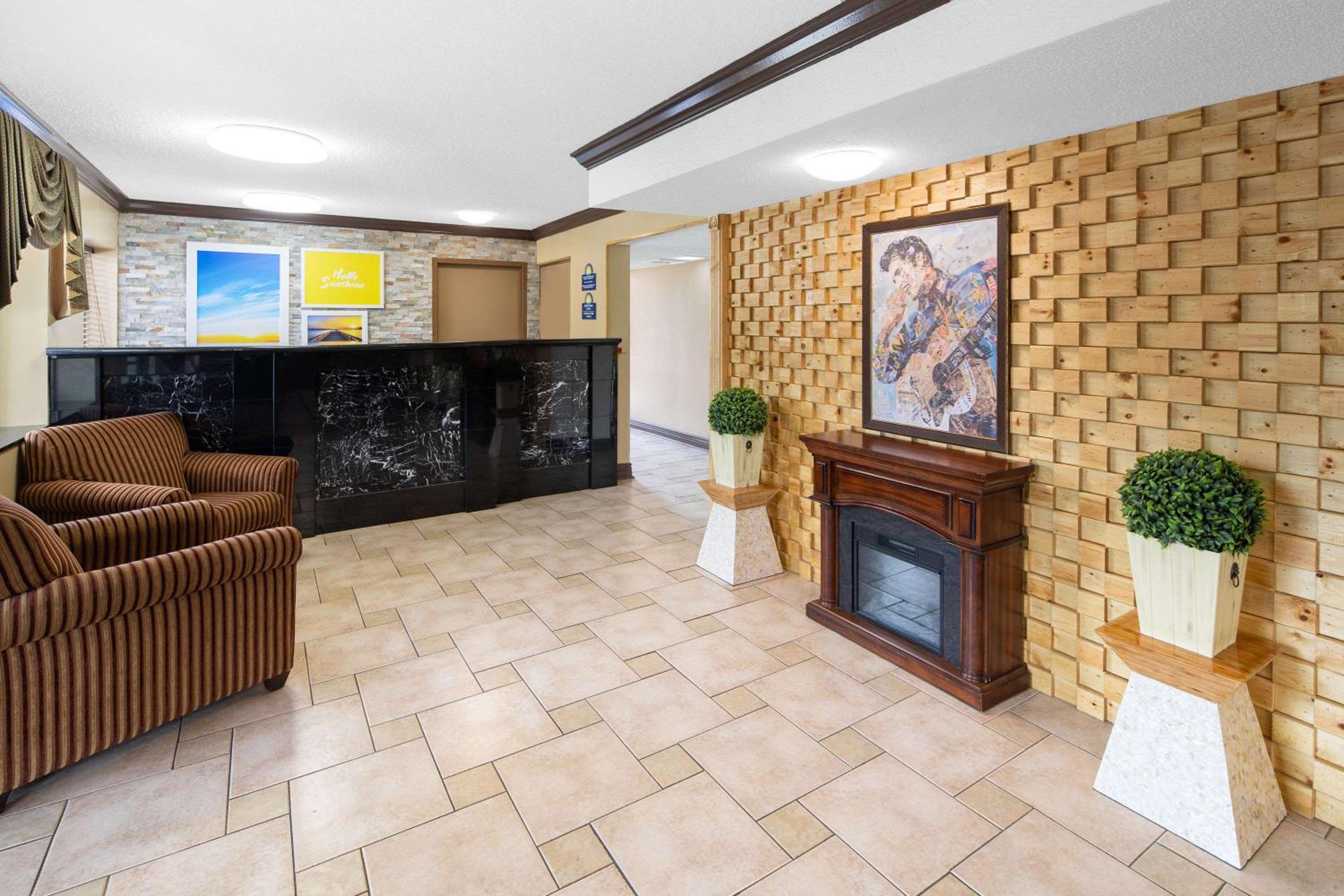 Days Inn by Wyndham Tupelo view 4