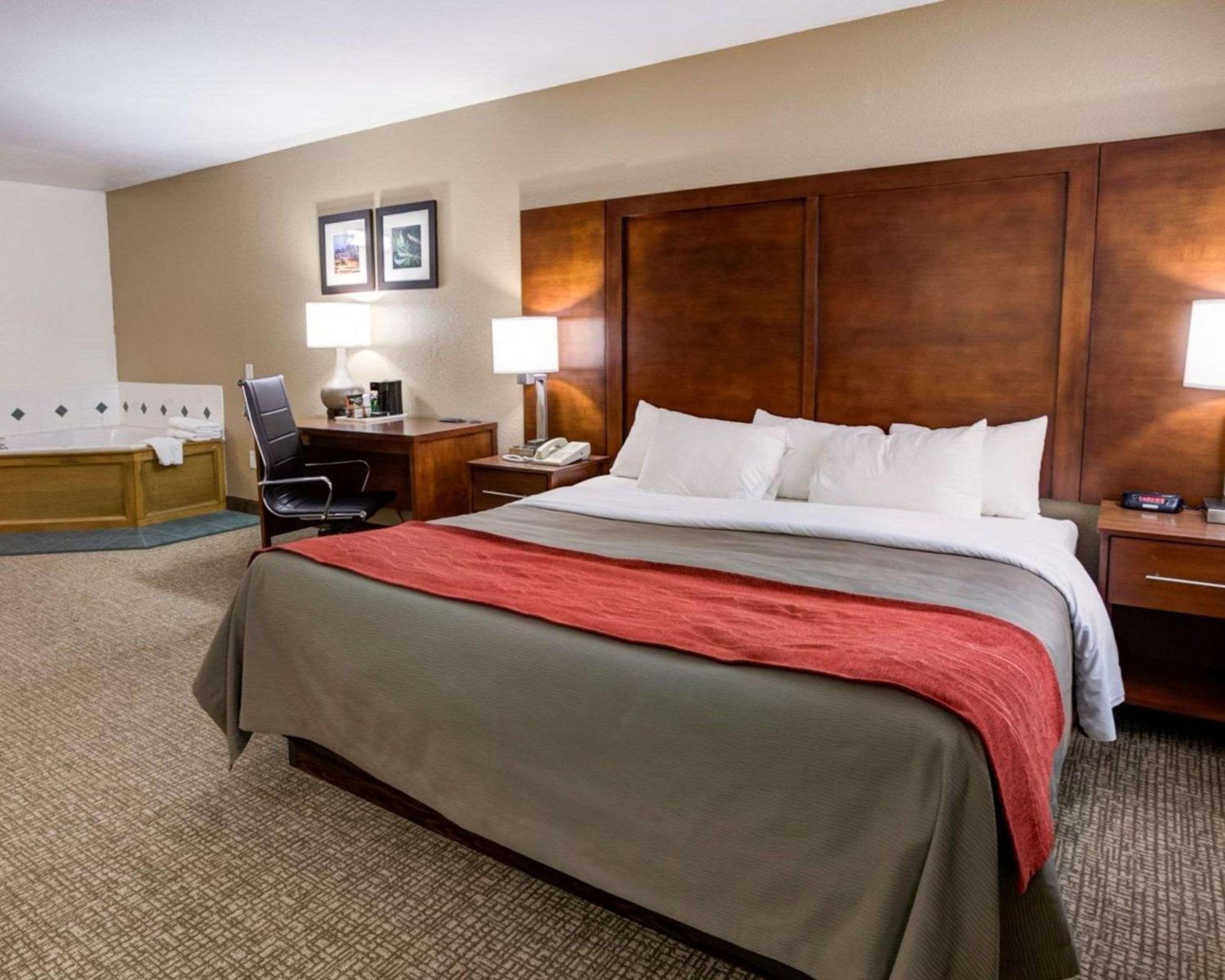 Kearney Vacations - Comfort Inn Kearney - Liberty - Property Image 16
