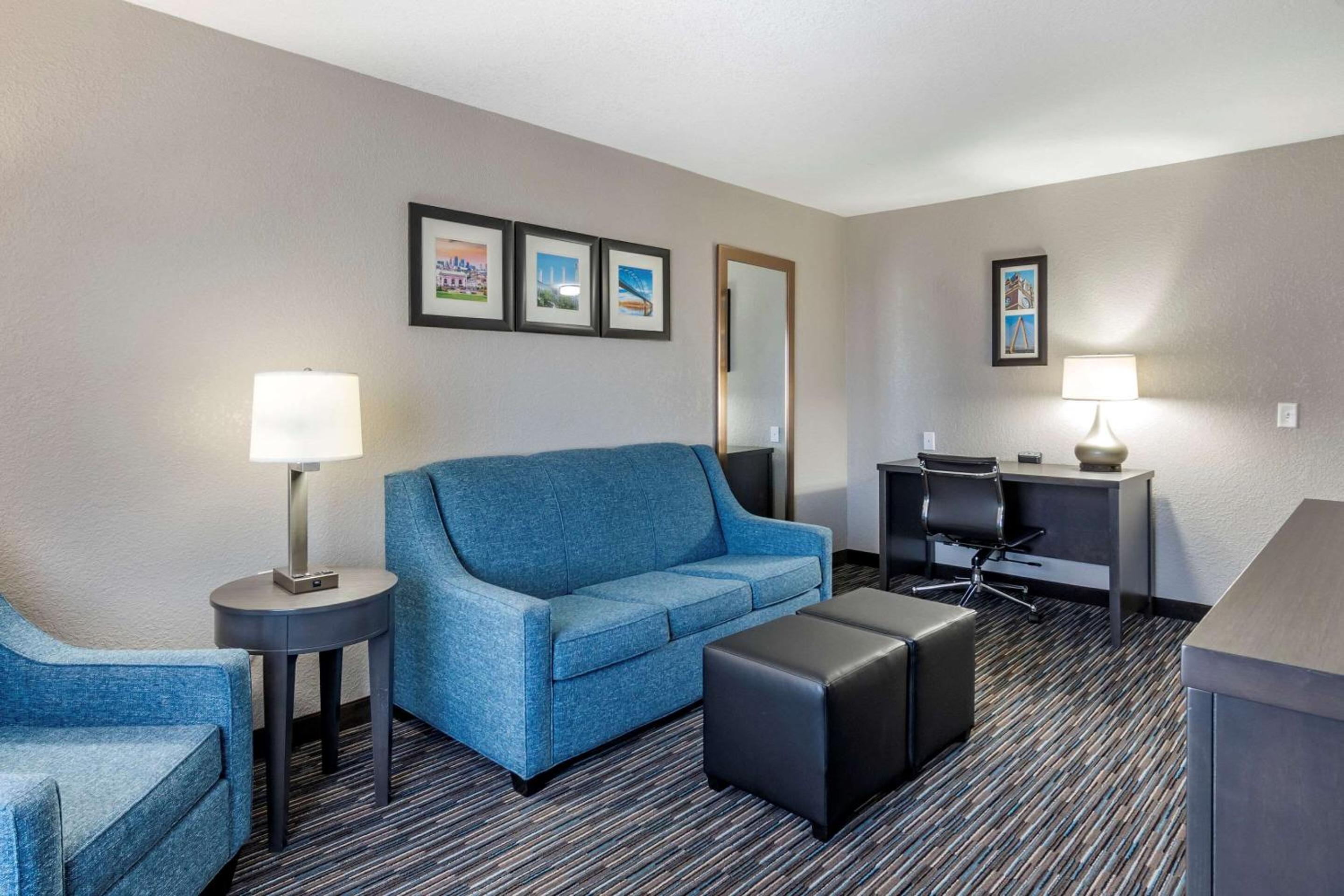 Emporia Vacations - Comfort Inn  Suites - Property Image 62