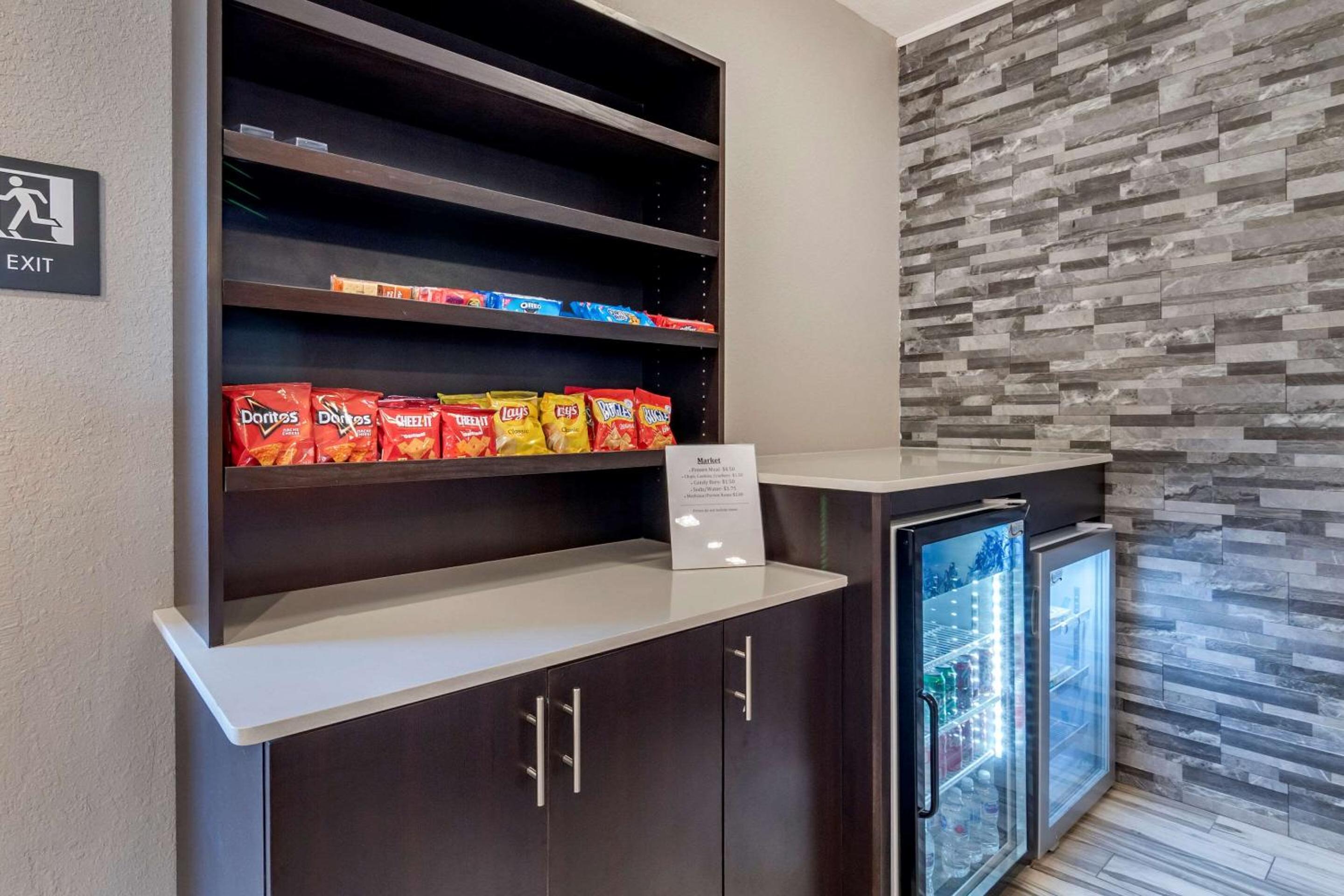 Emporia Vacations - Comfort Inn  Suites - Property Image 55