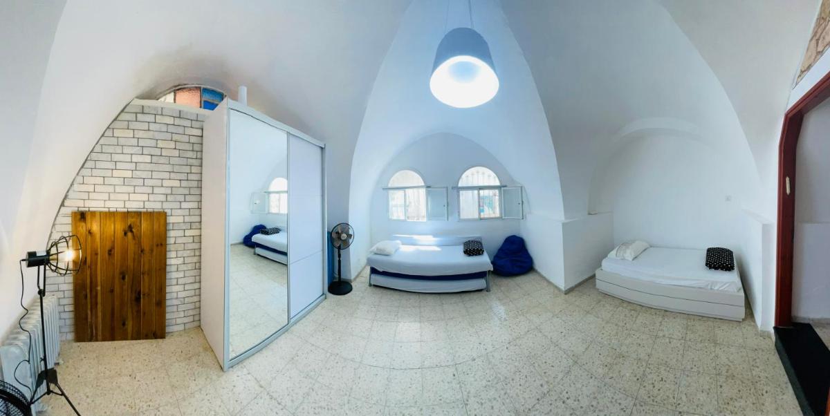 Zimmer in old City