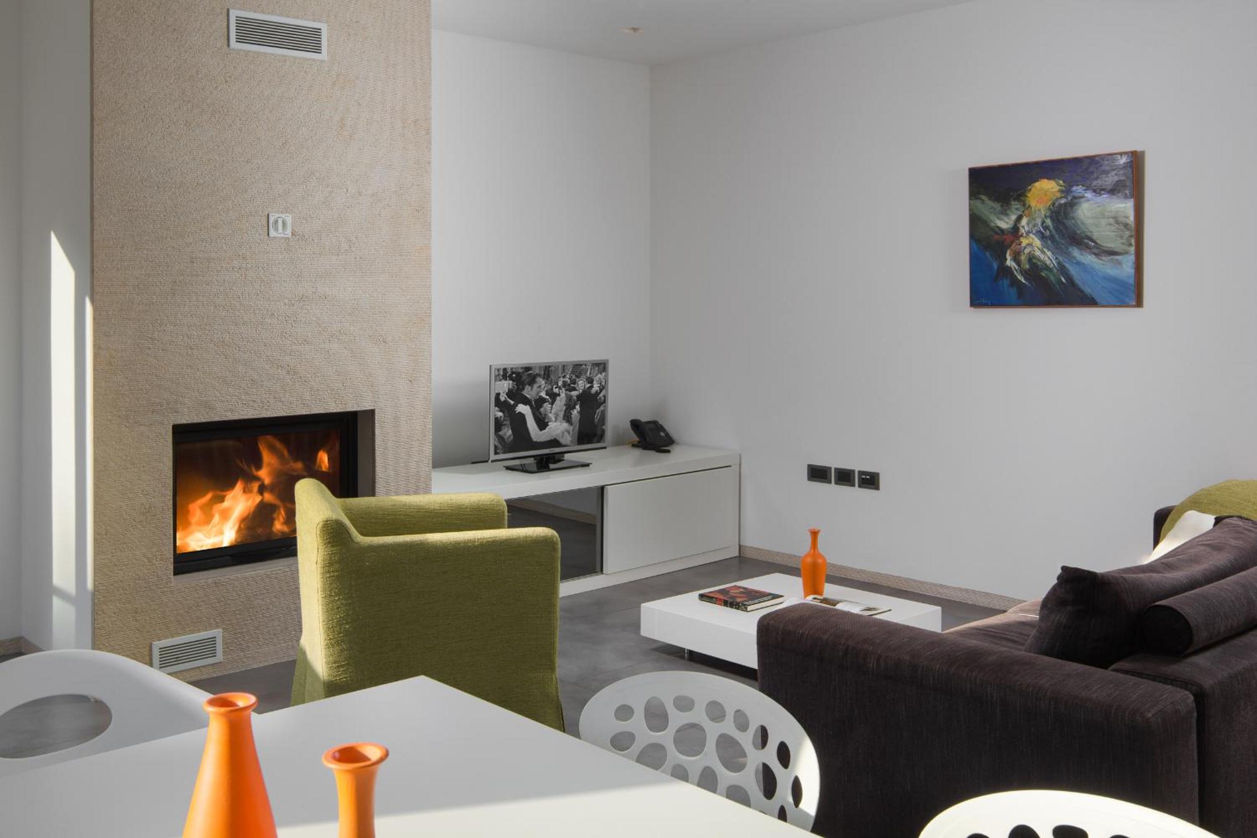 Villa Valsavia-apartment Monsena with pool and SPA view 4