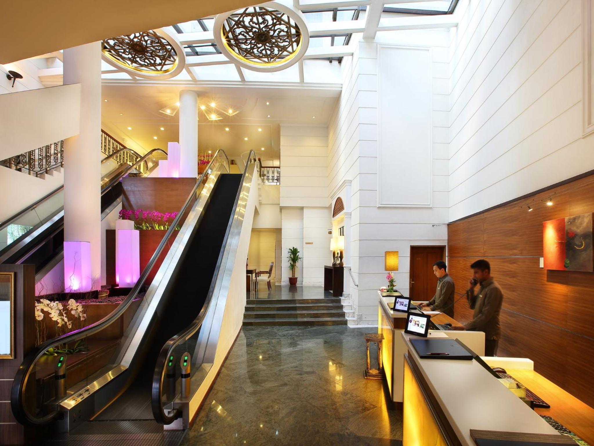 Village Hotel Albert Court by Far East Hospitality-4