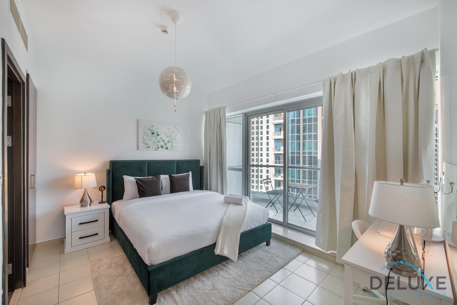 Full Marina and Ain Dubai Wheel View 1BR at The Point Dubai Marina by Deluxe Holiday Homes — Dubai photo 4