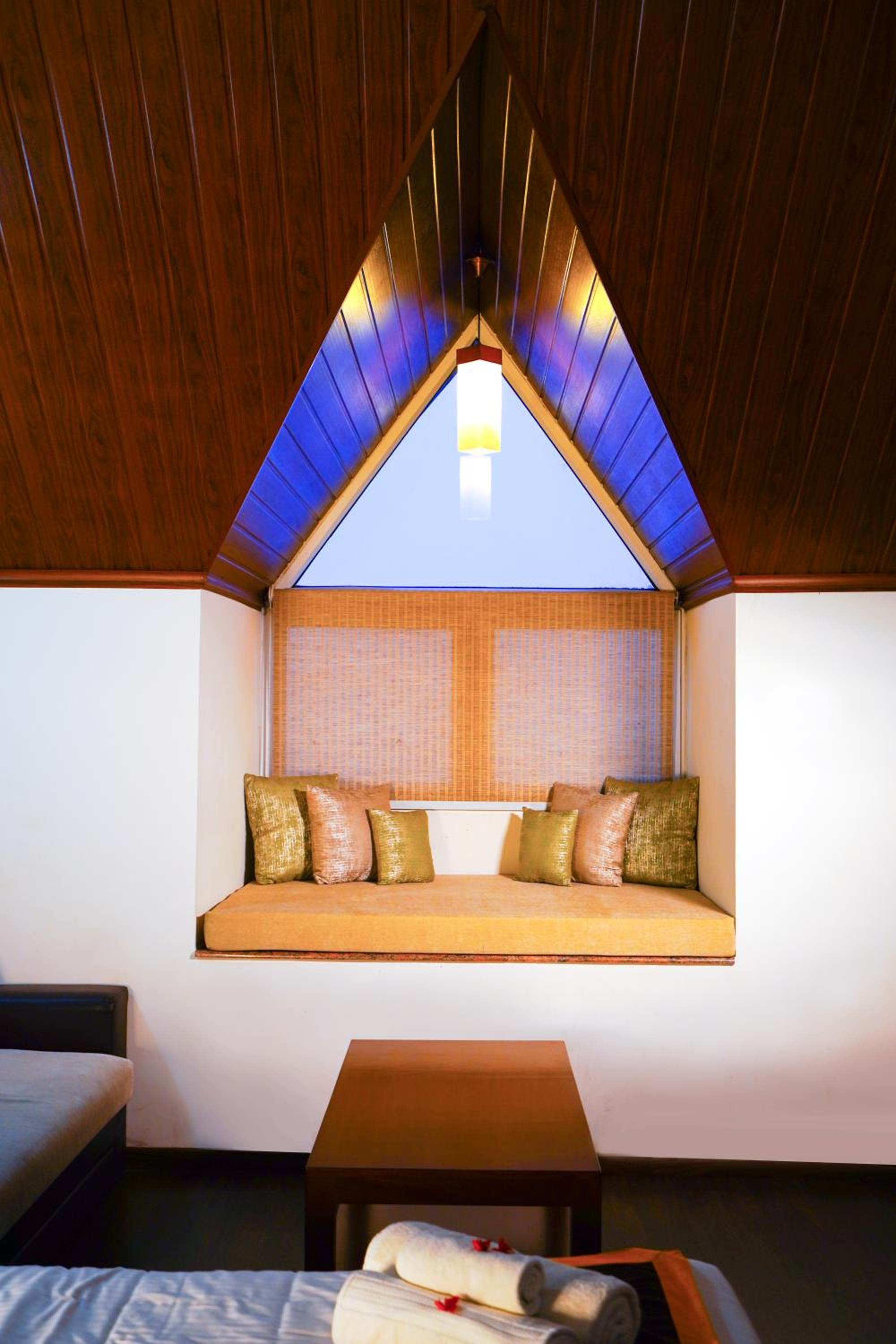 Shola Crown Resort - Munnar