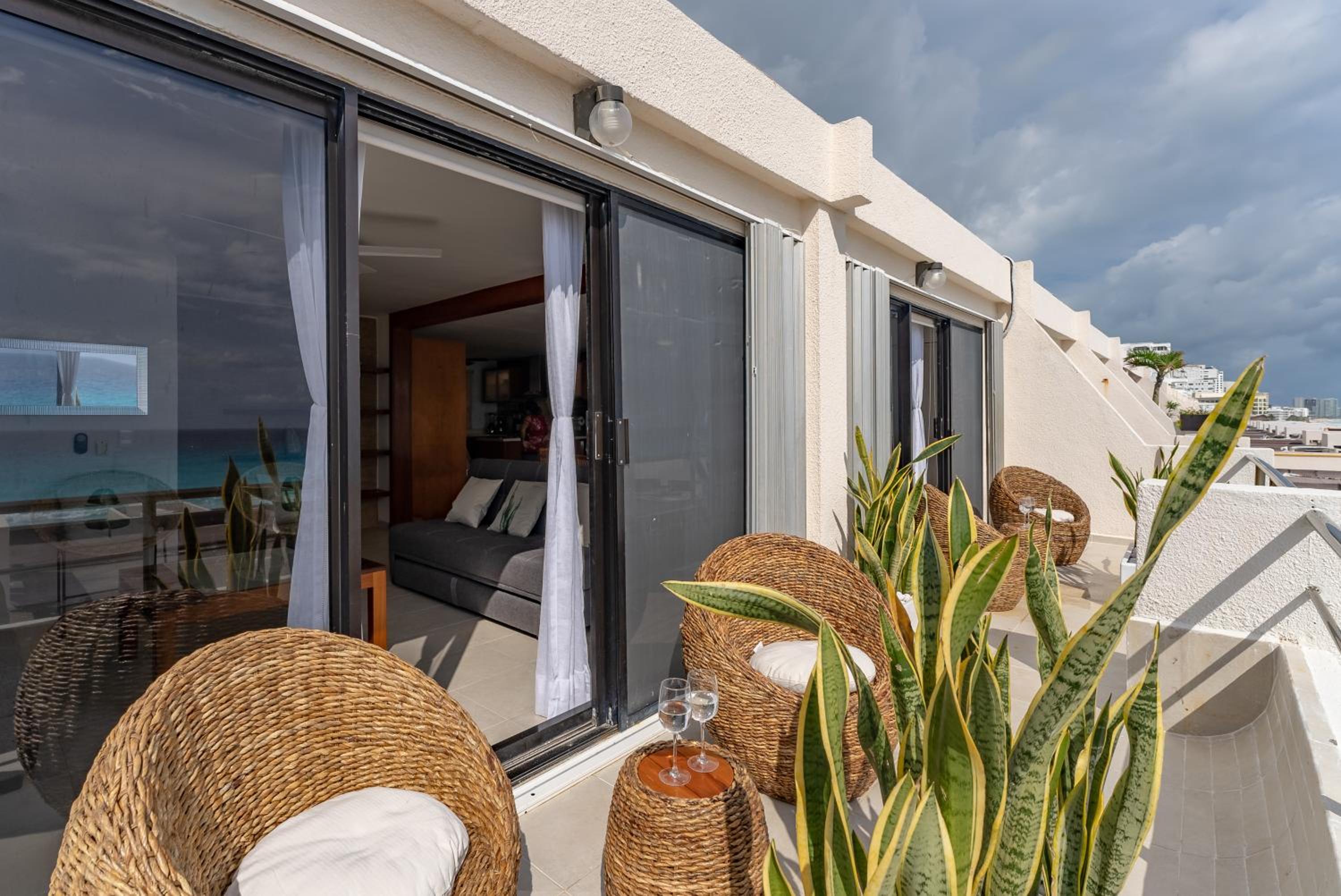 Amazing Caribbean Ocean view at Villas Marlin in Cancun