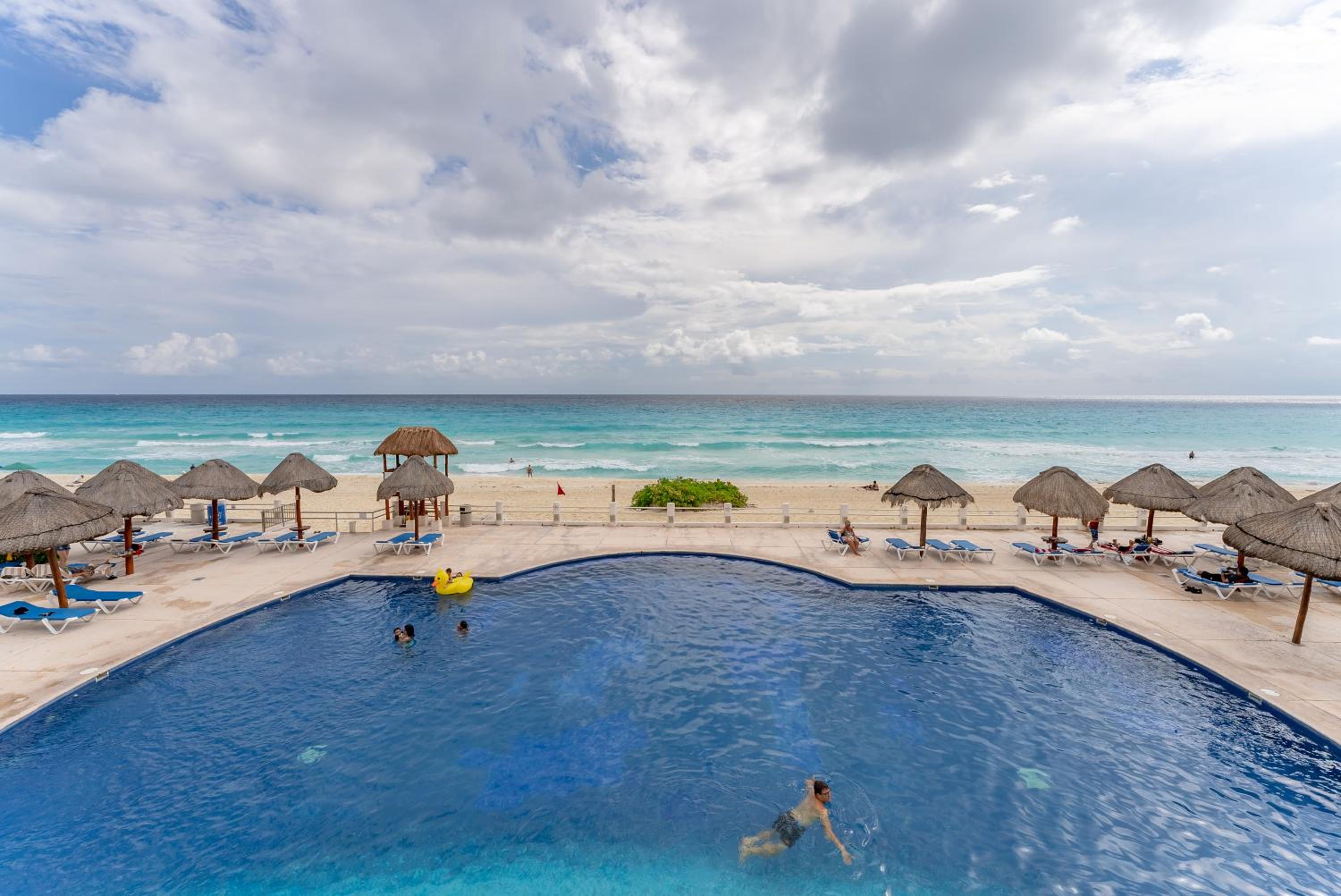 Amazing Caribbean Ocean view at Villas Marlin in Cancun