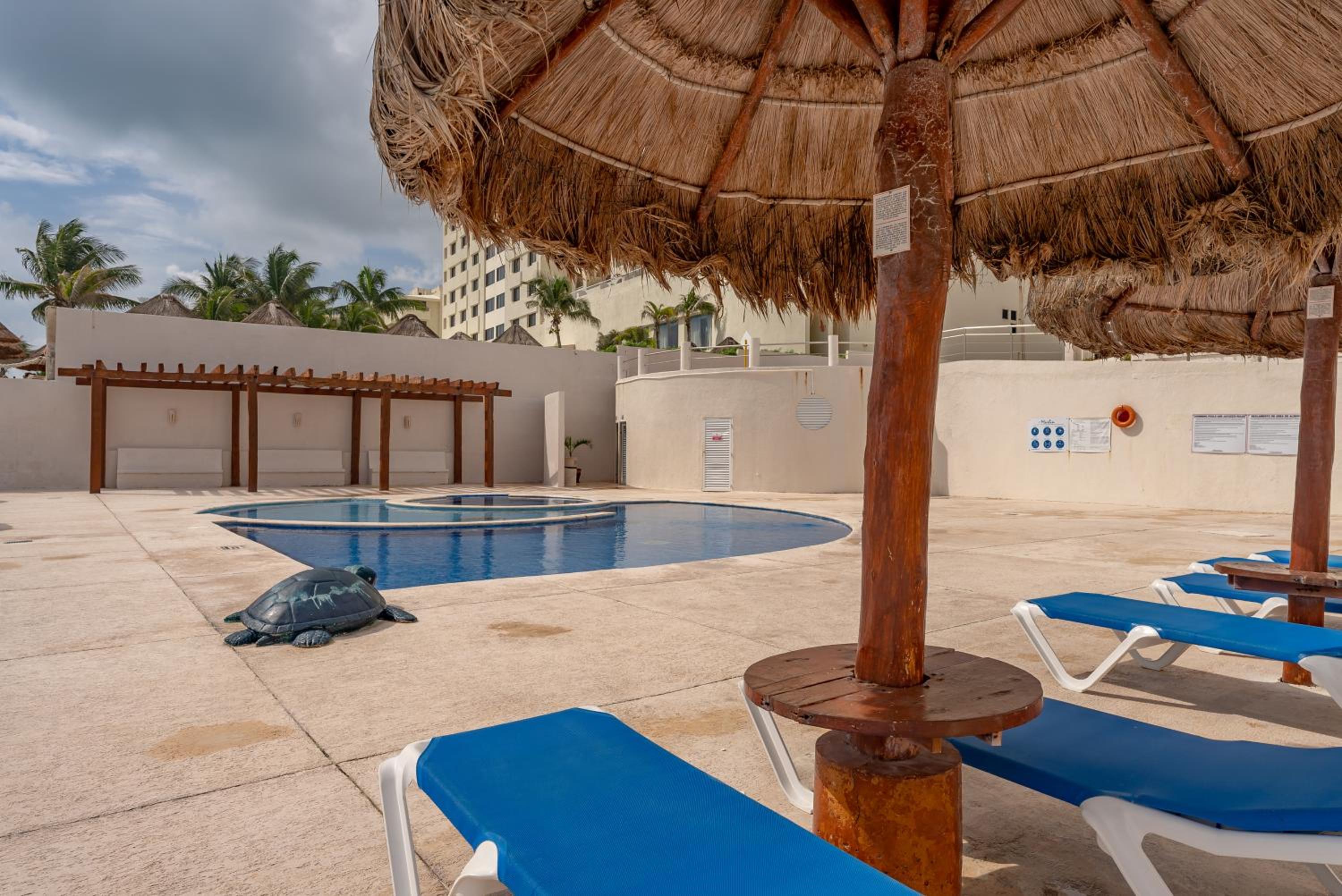 Amazing Caribbean Ocean view at Villas Marlin in Cancun