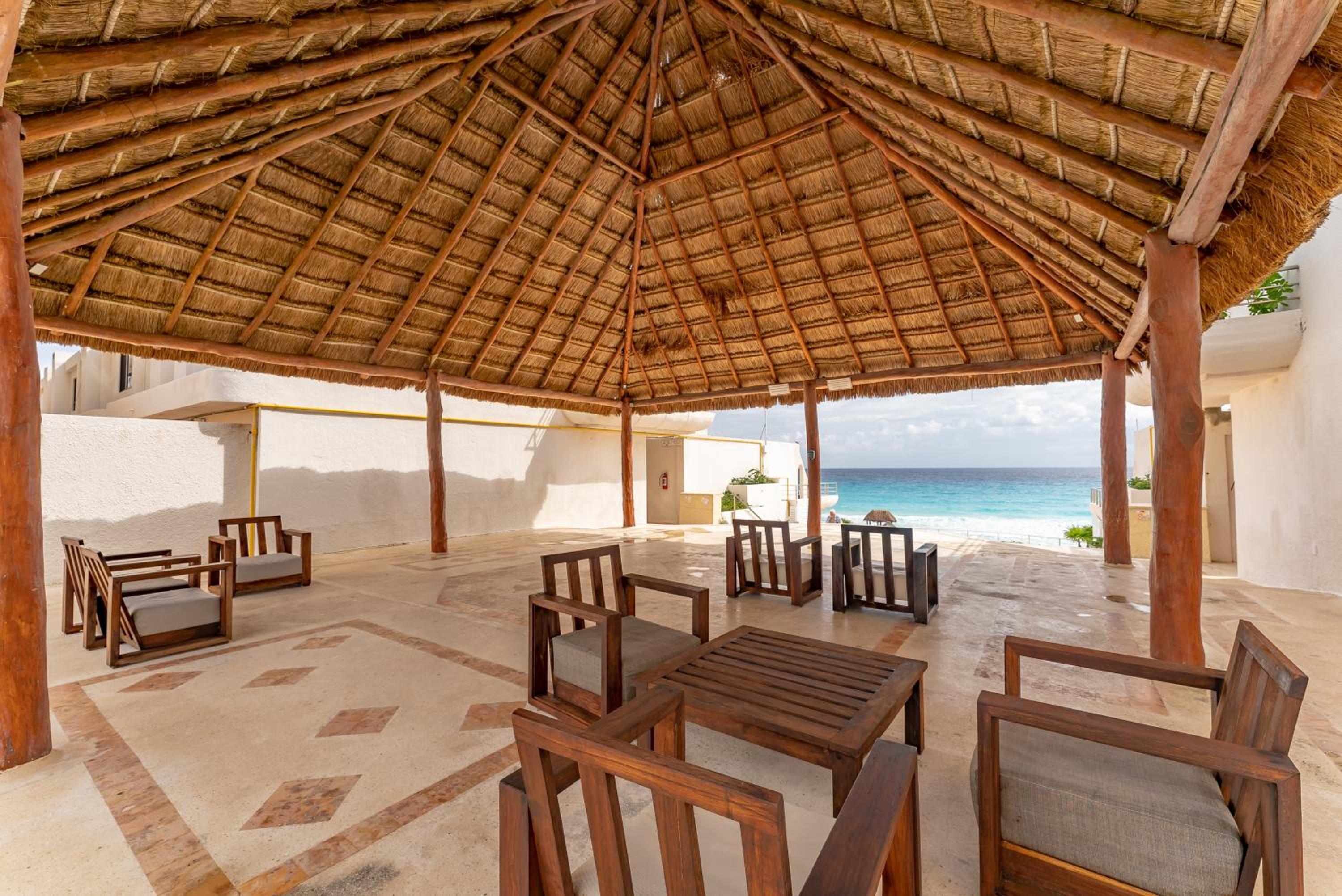 Amazing Caribbean Ocean view at Villas Marlin in Cancun