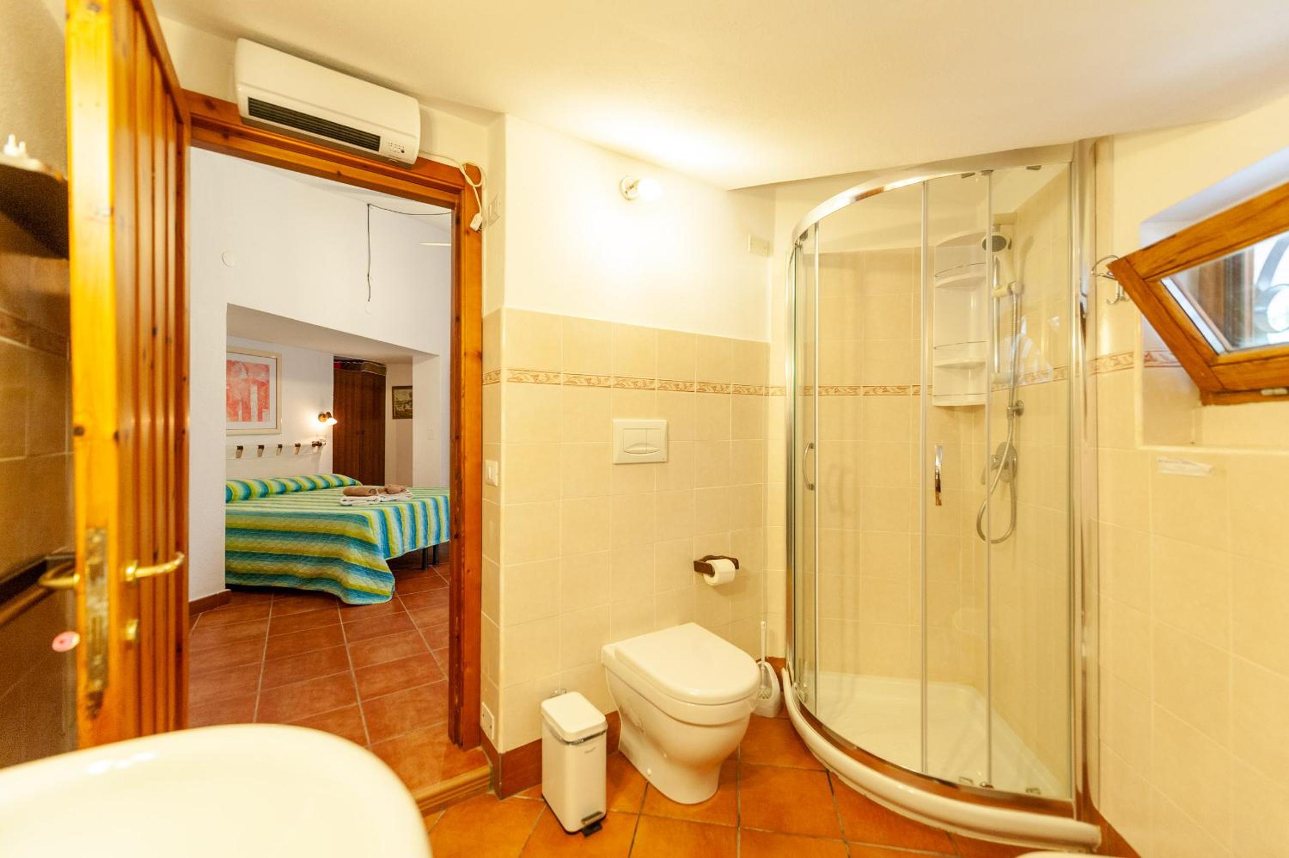 Guest House Villa Verde - Short Term Room Rentals
