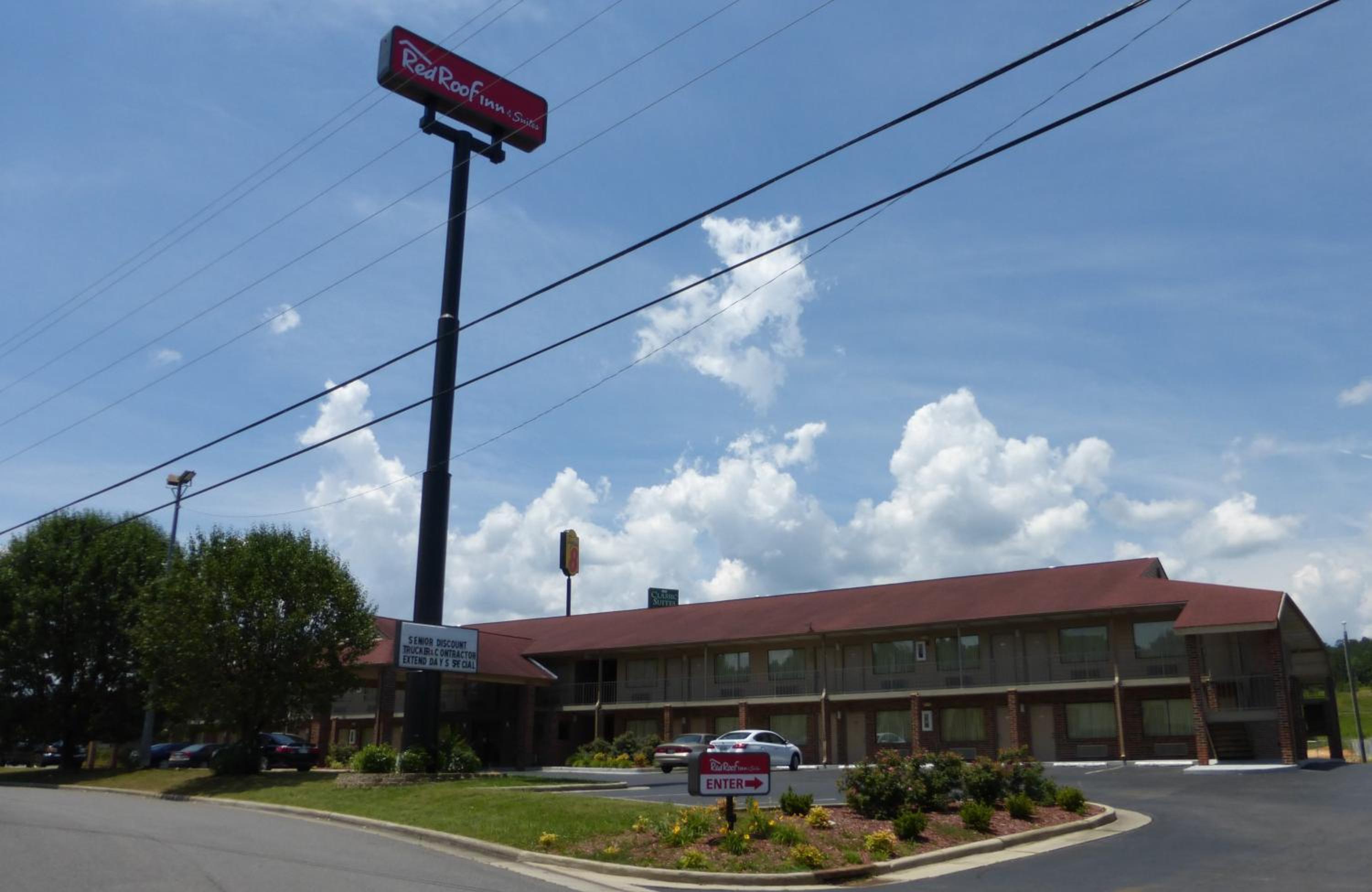 Red Roof Inn & Suites Cleveland, TN view 2