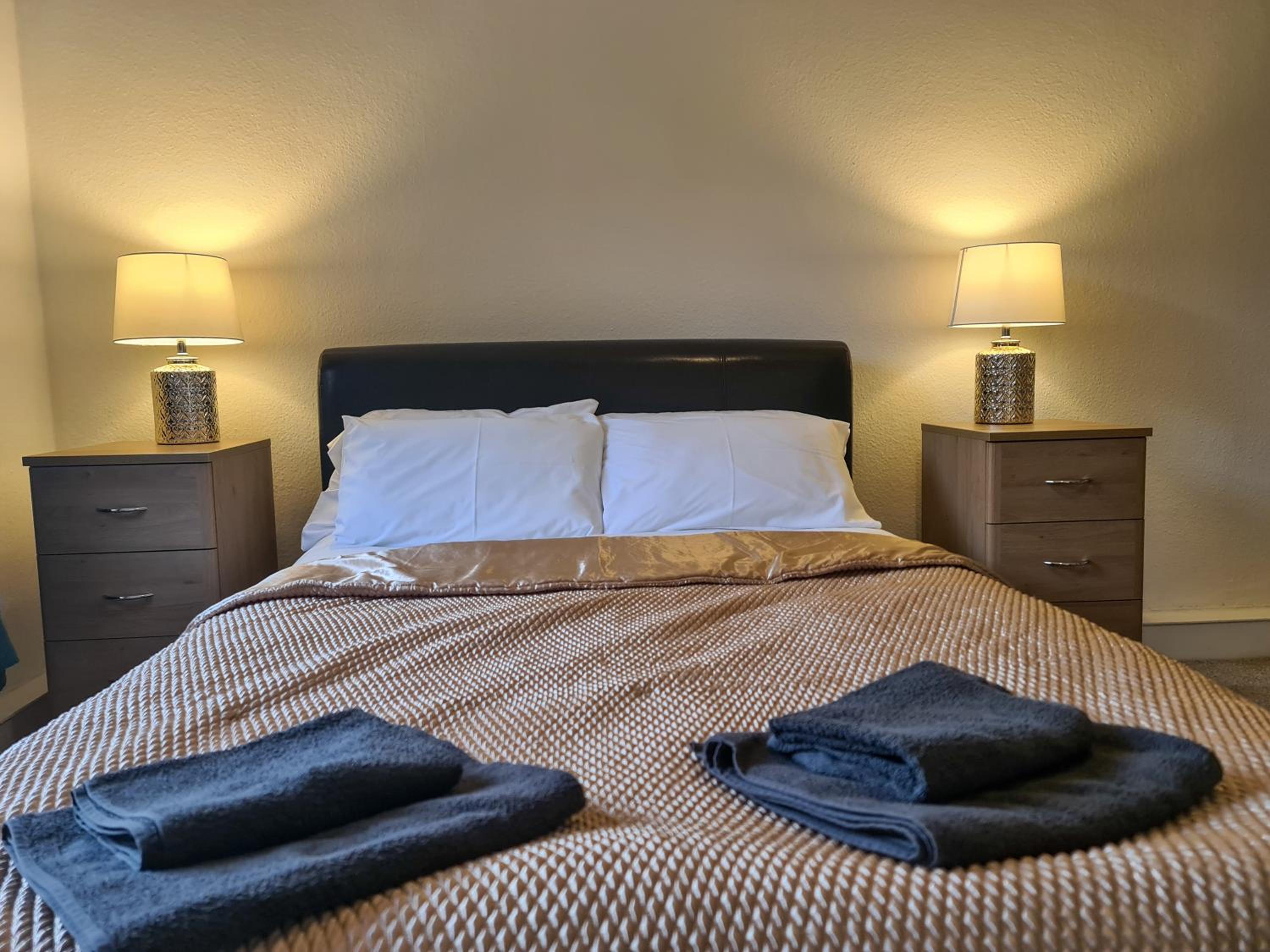 Lovely self-catering apartment in city centre view 5