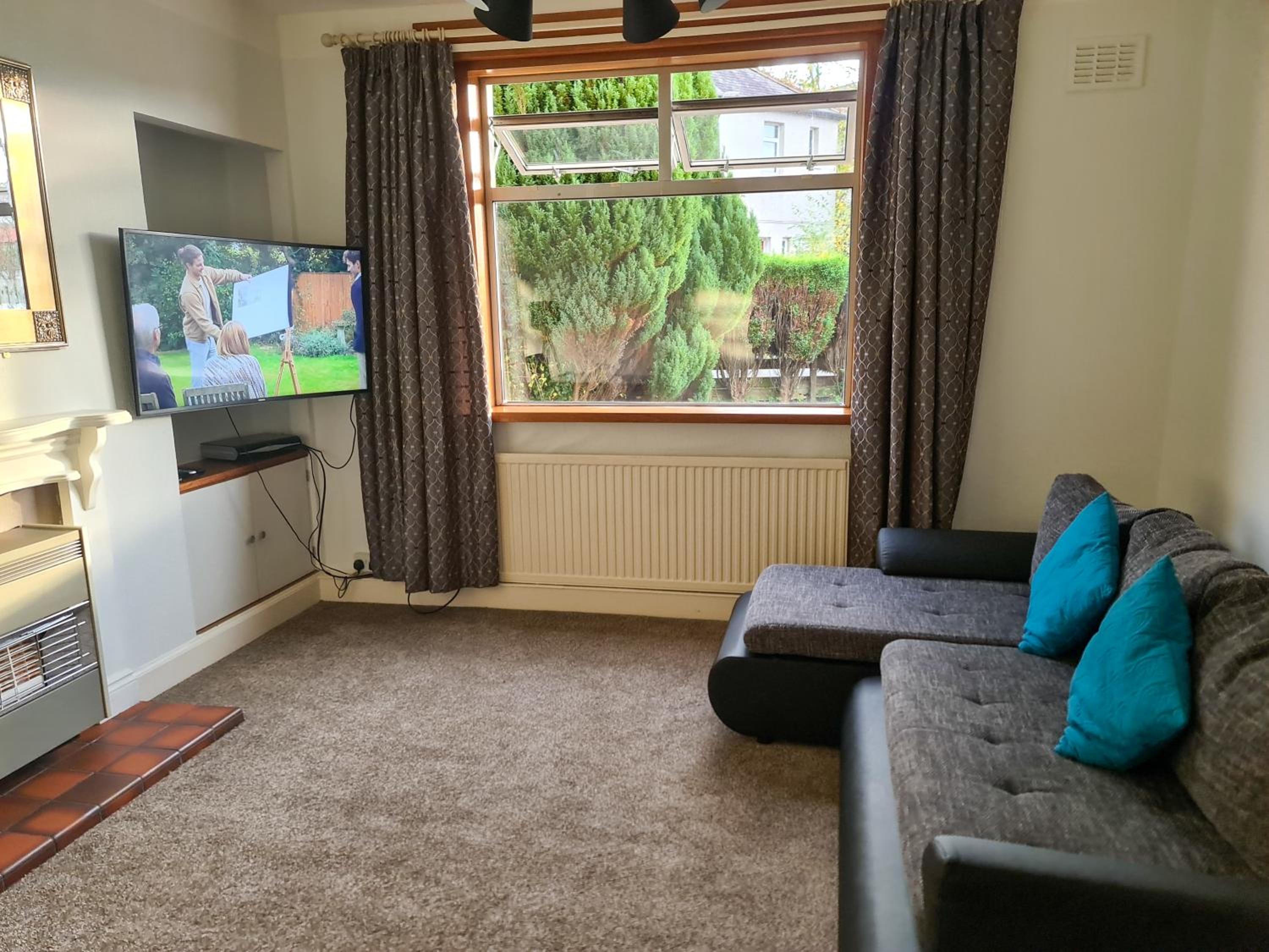Lovely self-catering apartment in city centre view 4