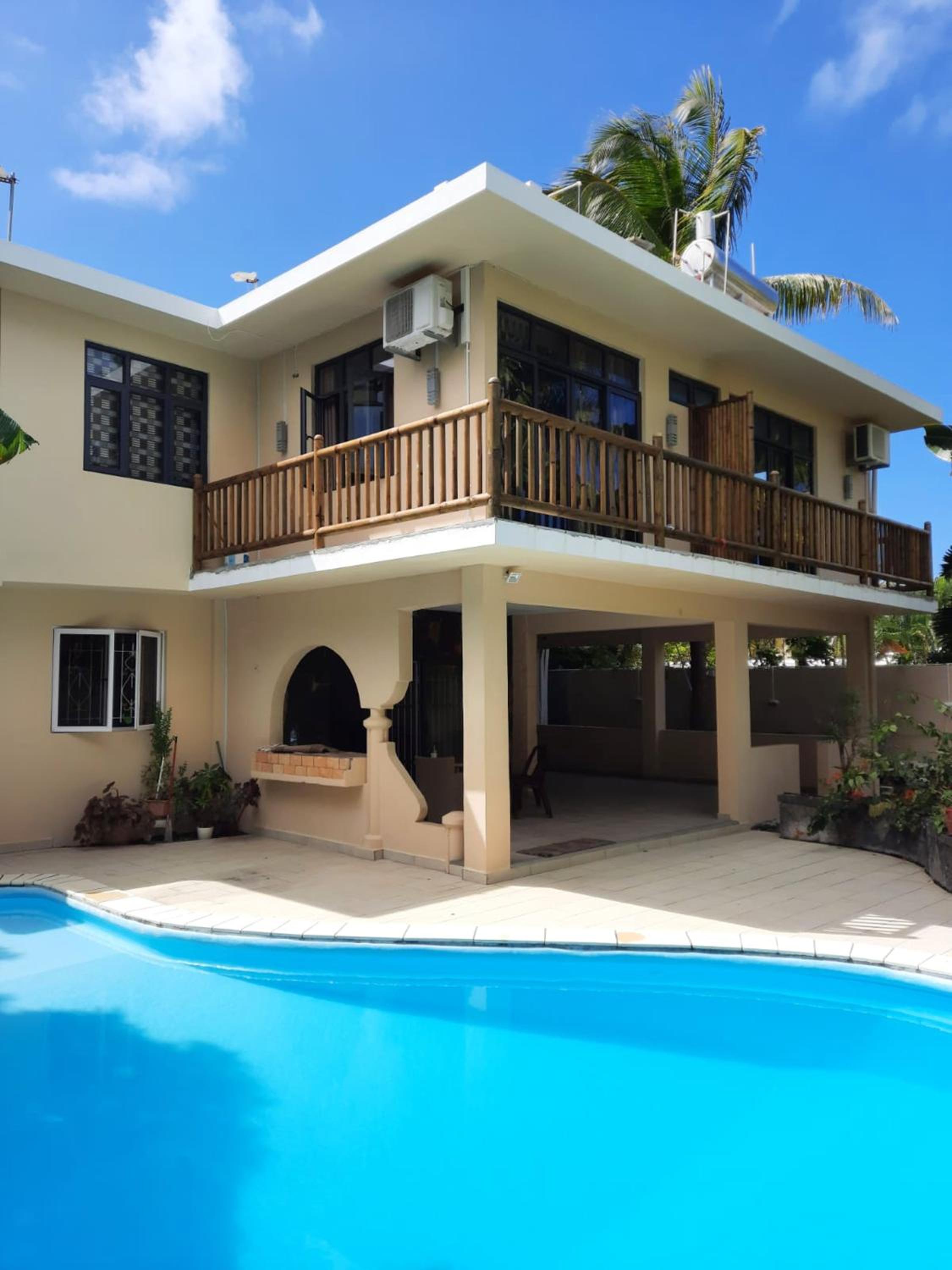 Comfortable apartment in Blue Bay with shared pool view 3