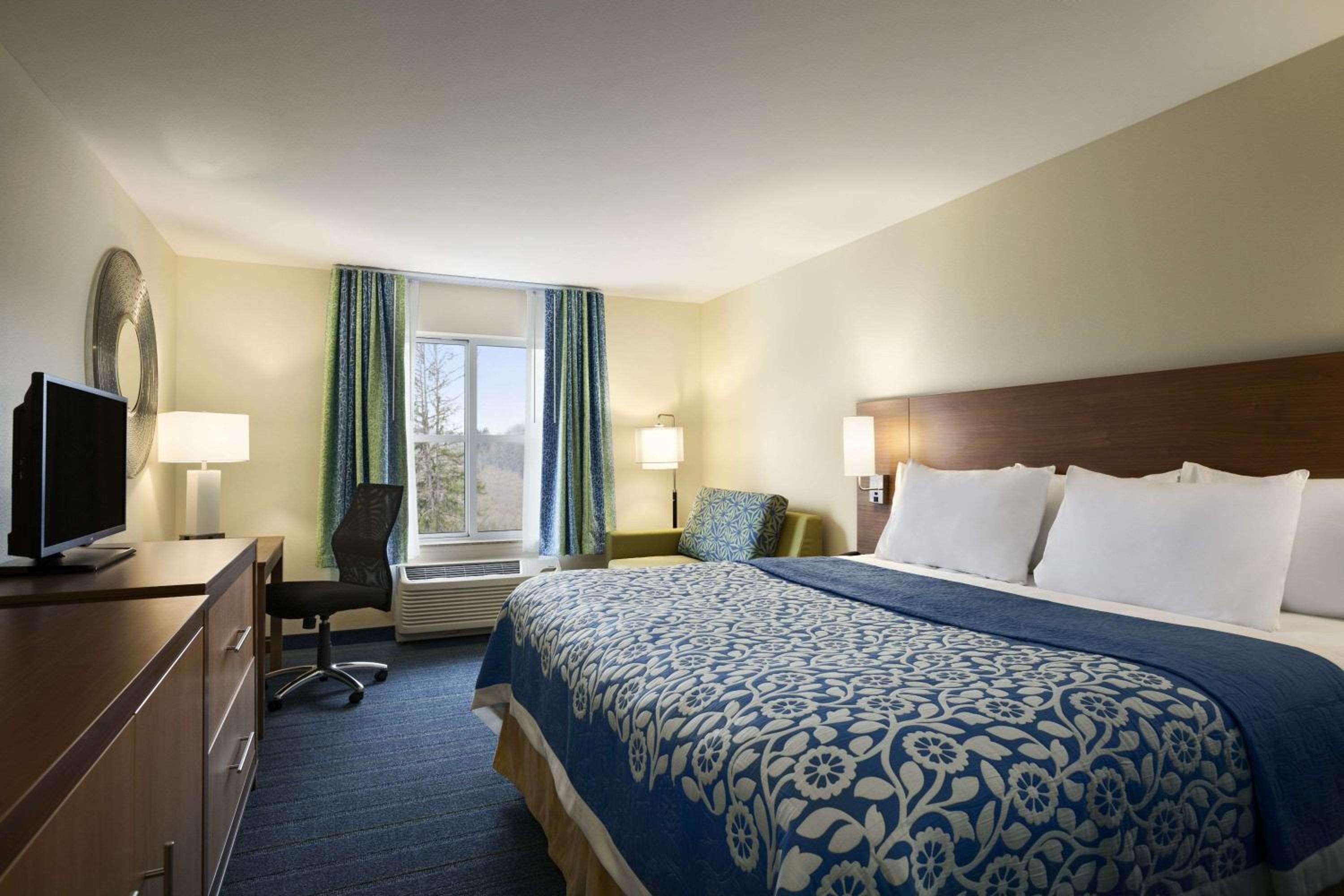 Sleep Inn & Suites Altoona North