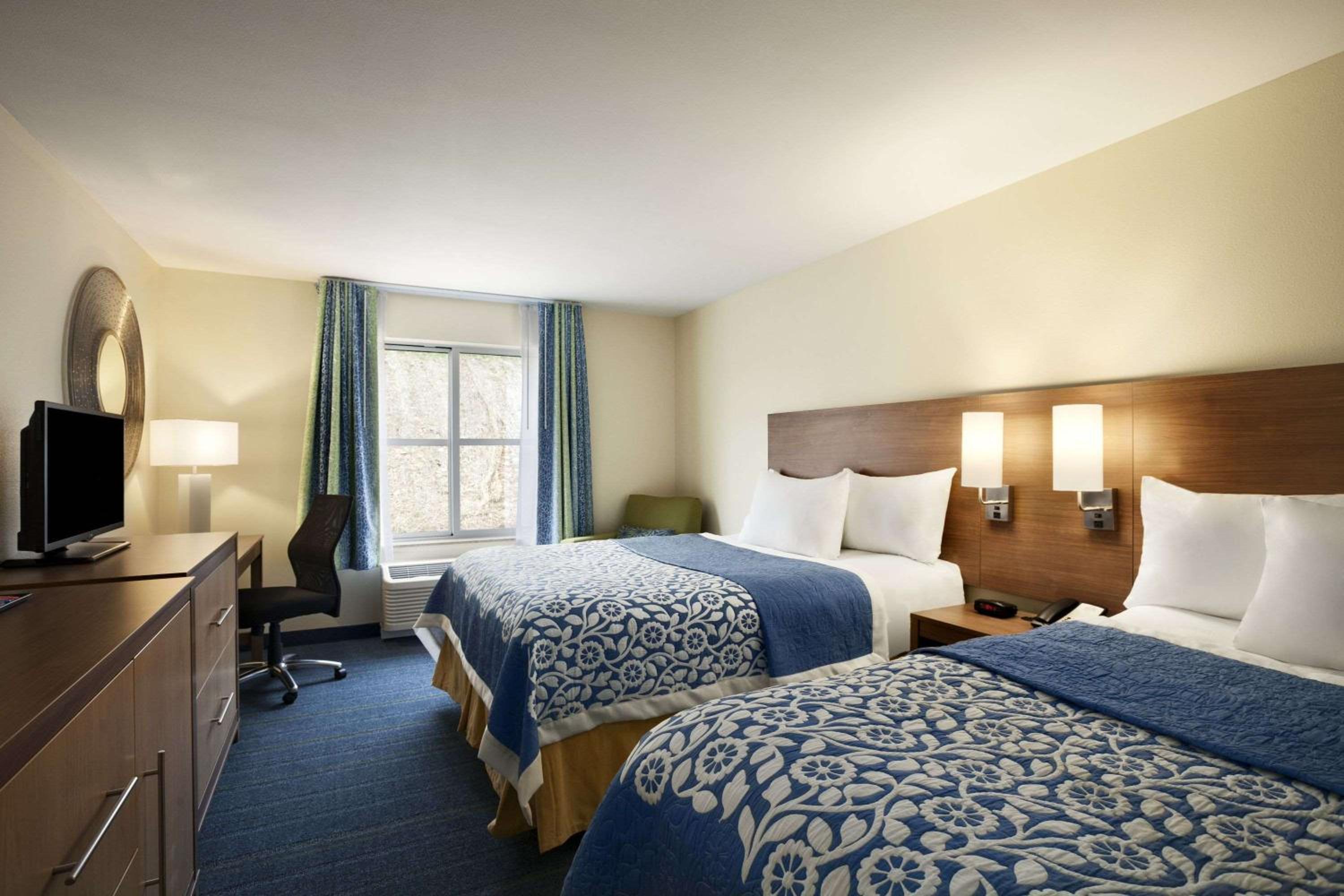 Sleep Inn & Suites Altoona North