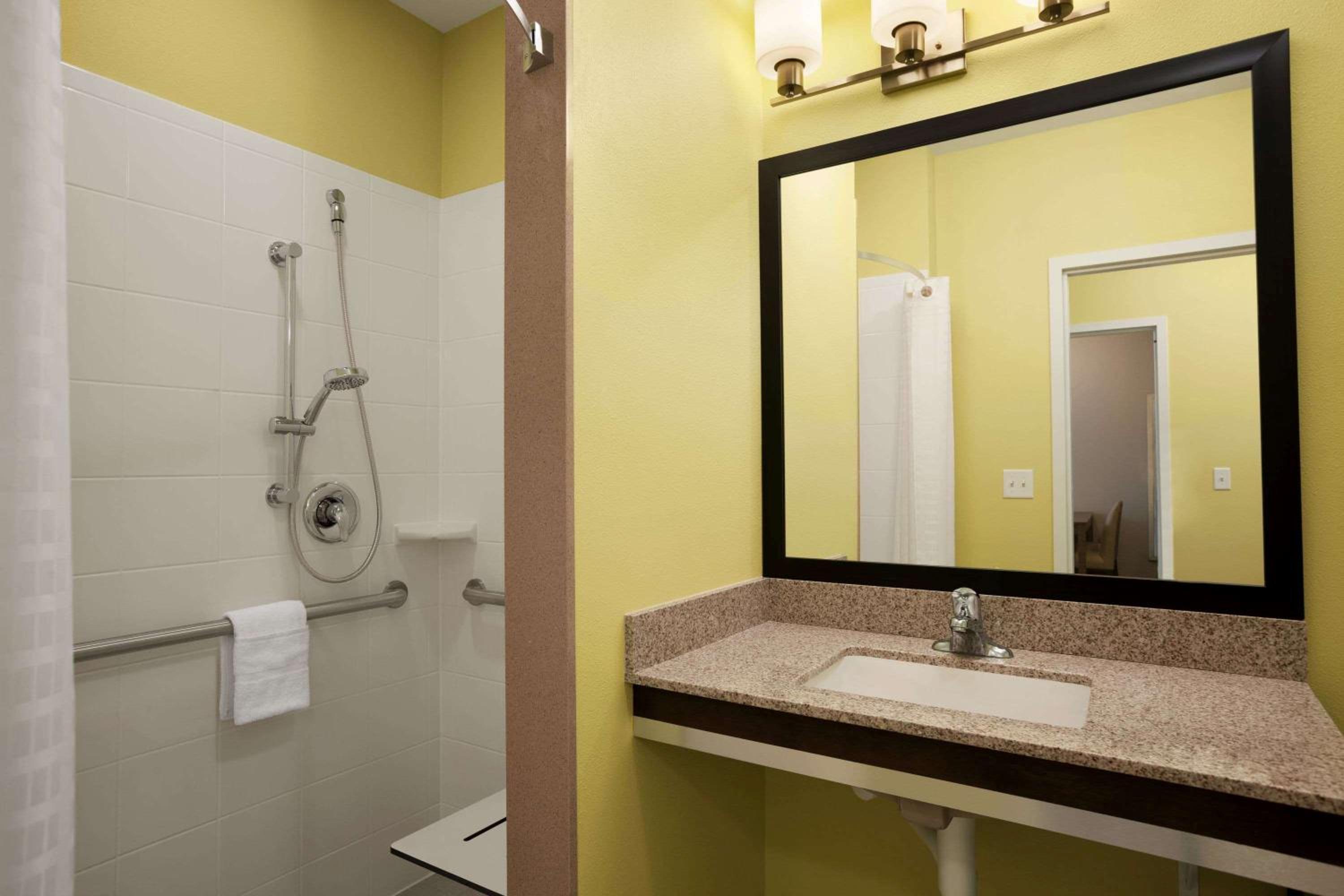Sleep Inn & Suites Altoona North
