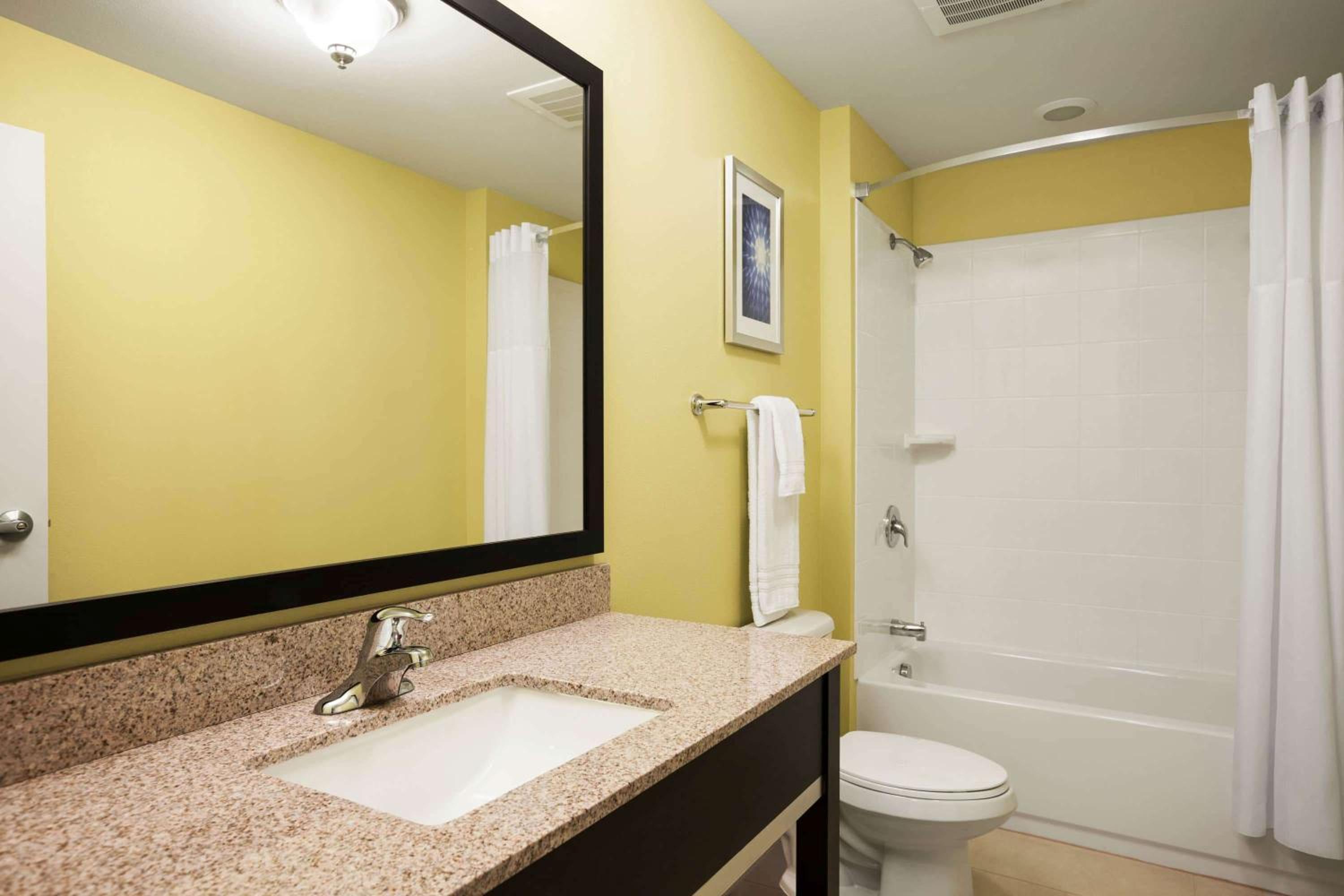 Sleep Inn & Suites Altoona North