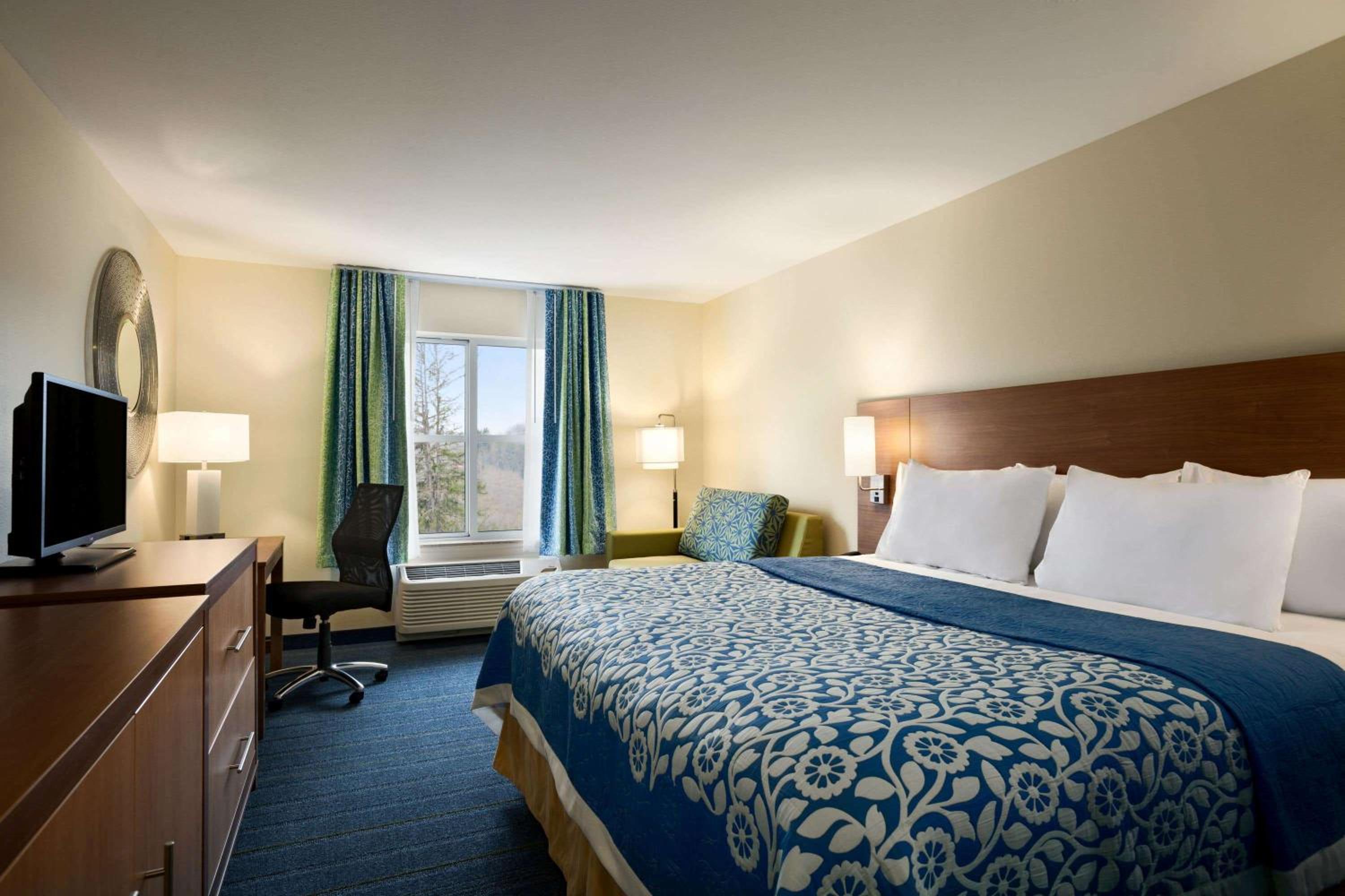 Sleep Inn & Suites Altoona North