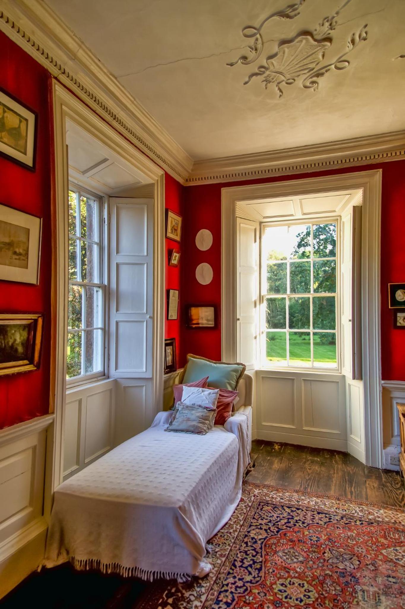 Roundwood House